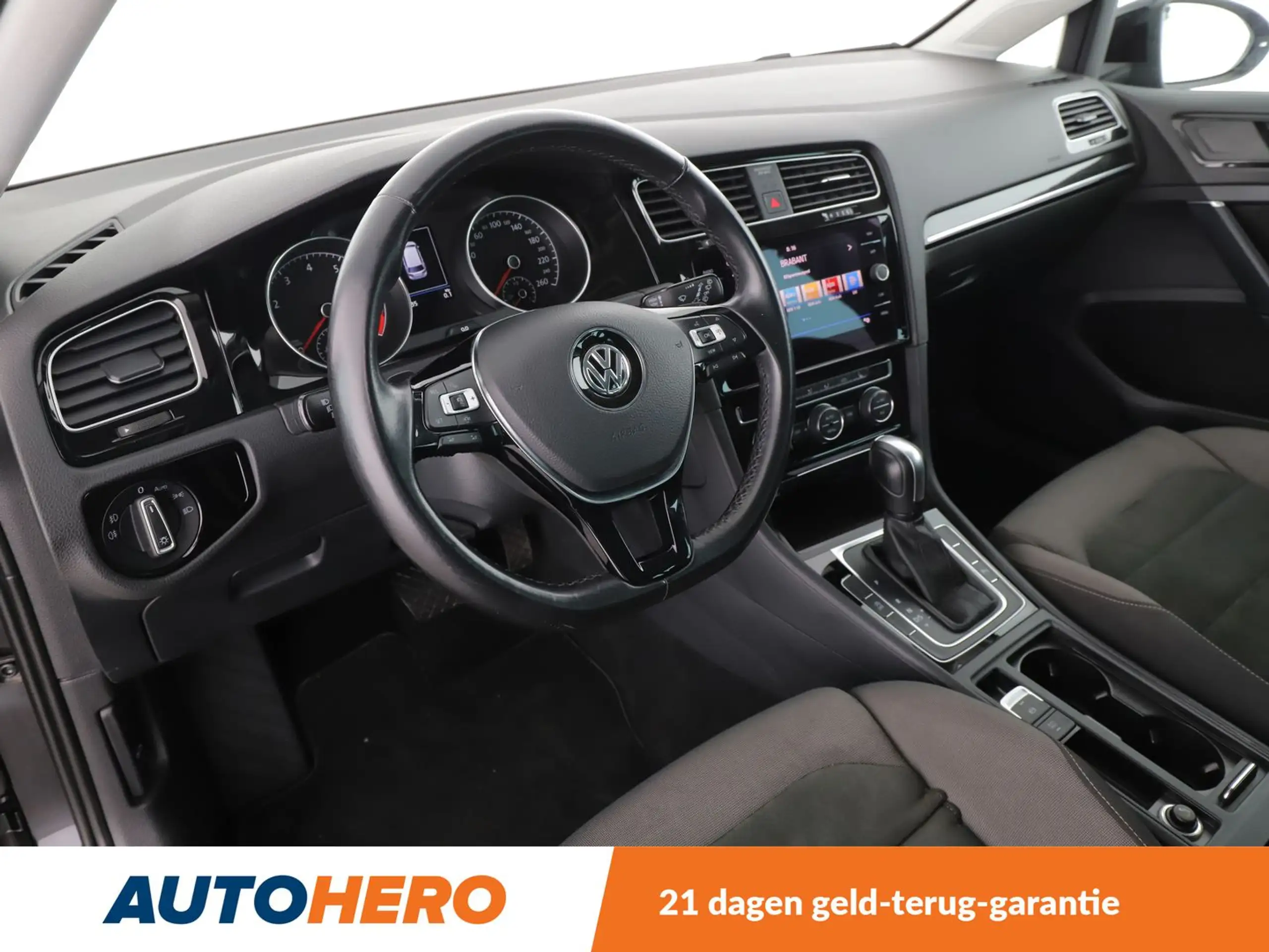 Volkswagen - Golf