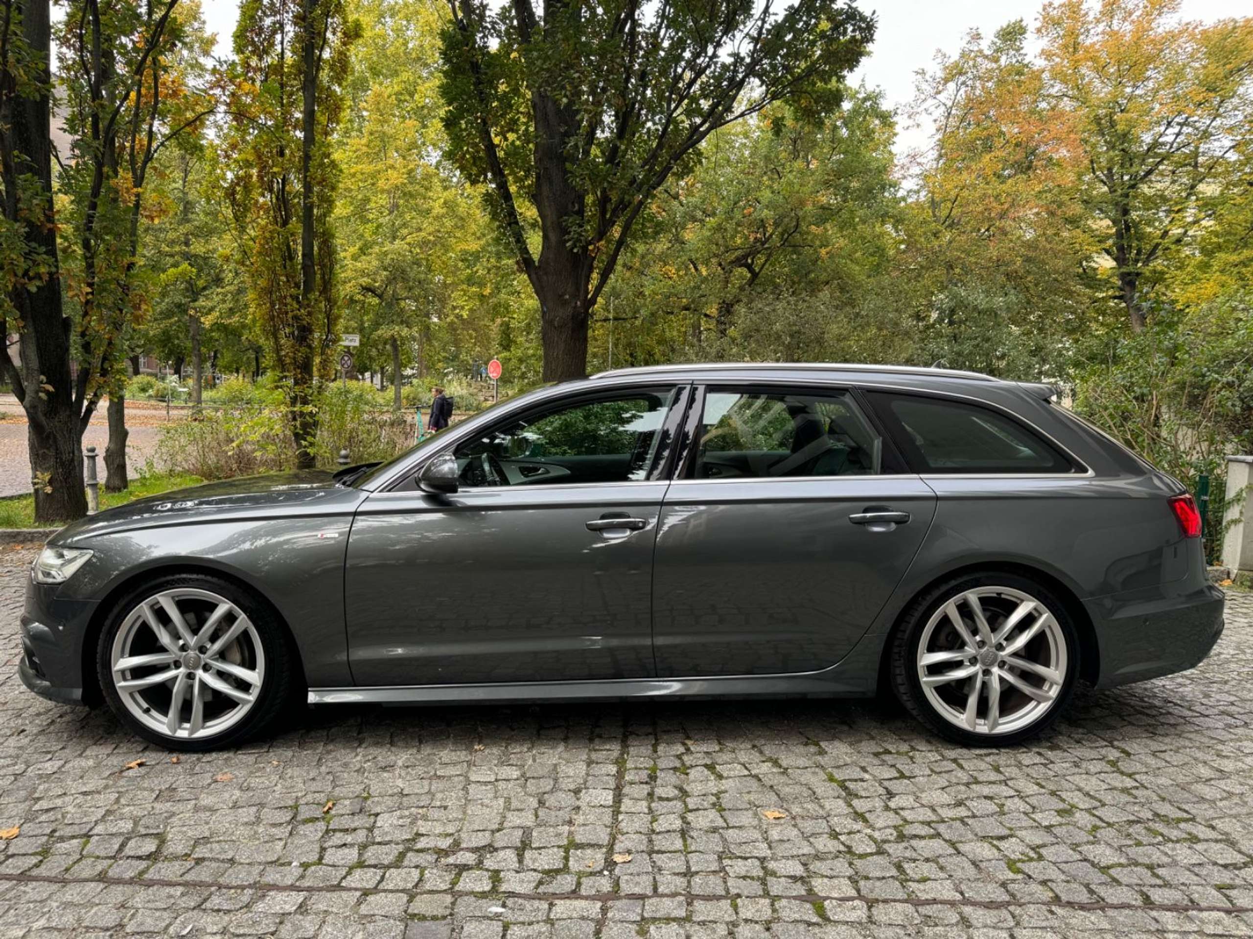 Audi - A6