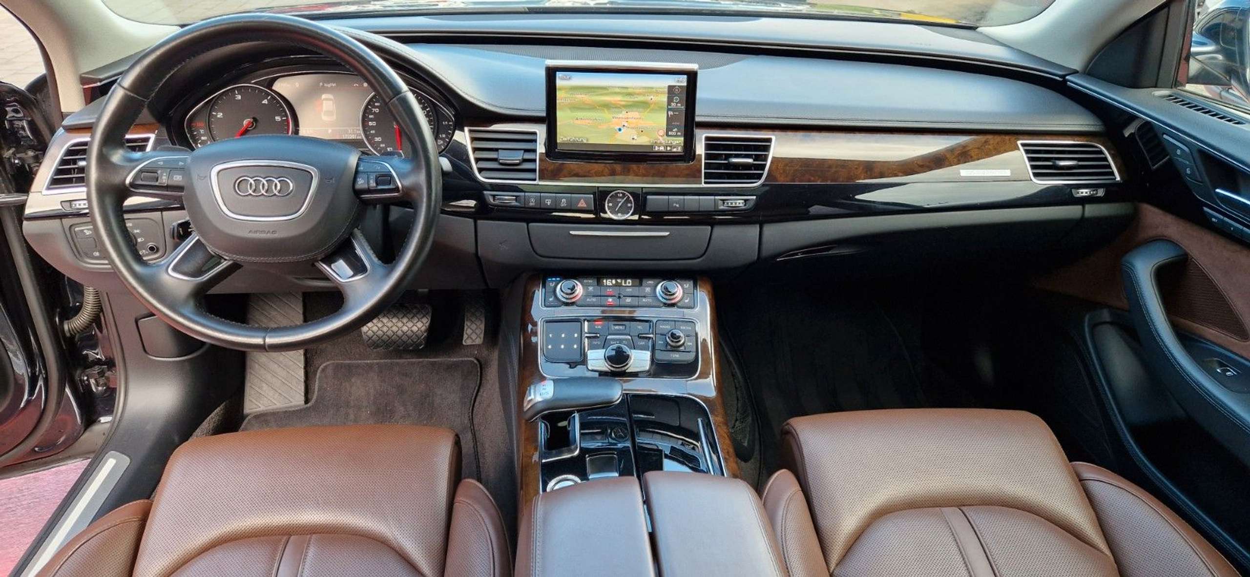 Audi - A8