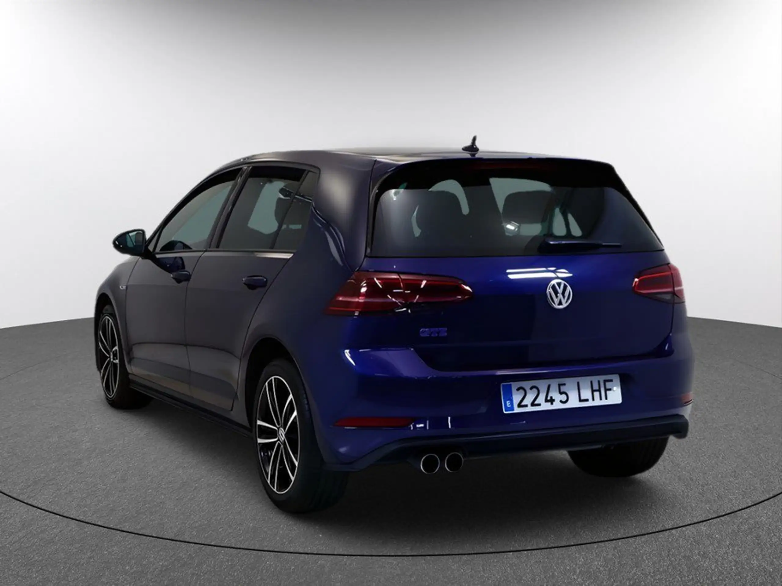 Volkswagen - Golf