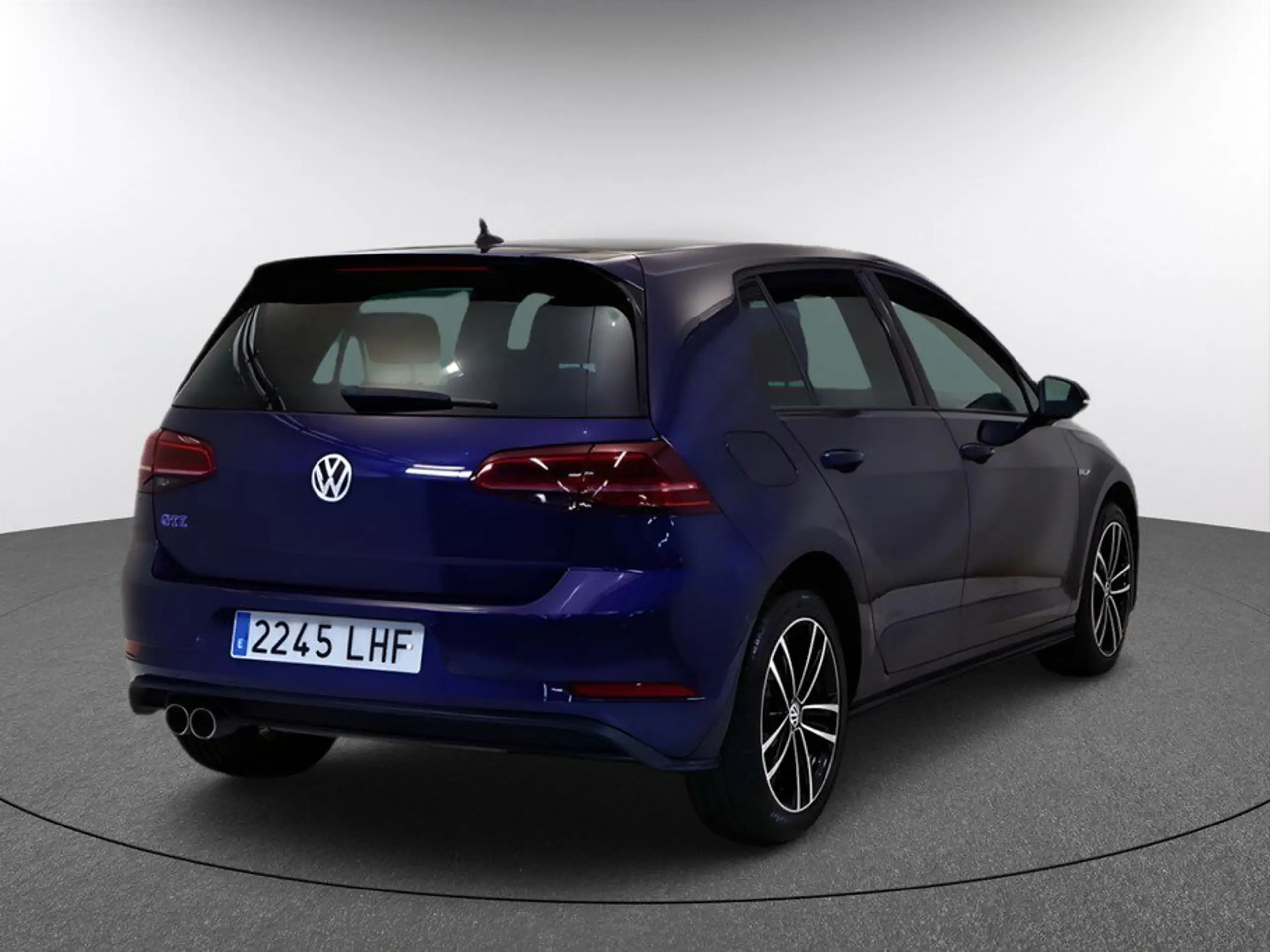 Volkswagen - Golf