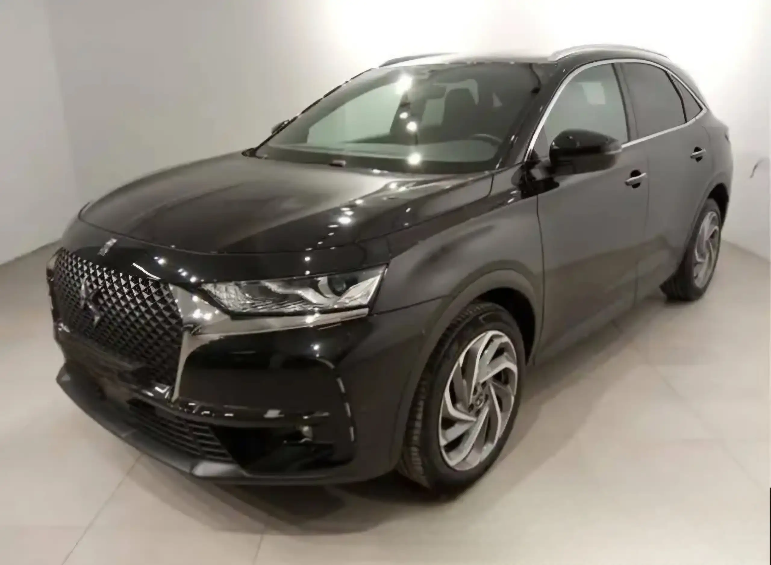 DS Automobiles - DS 7 Crossback