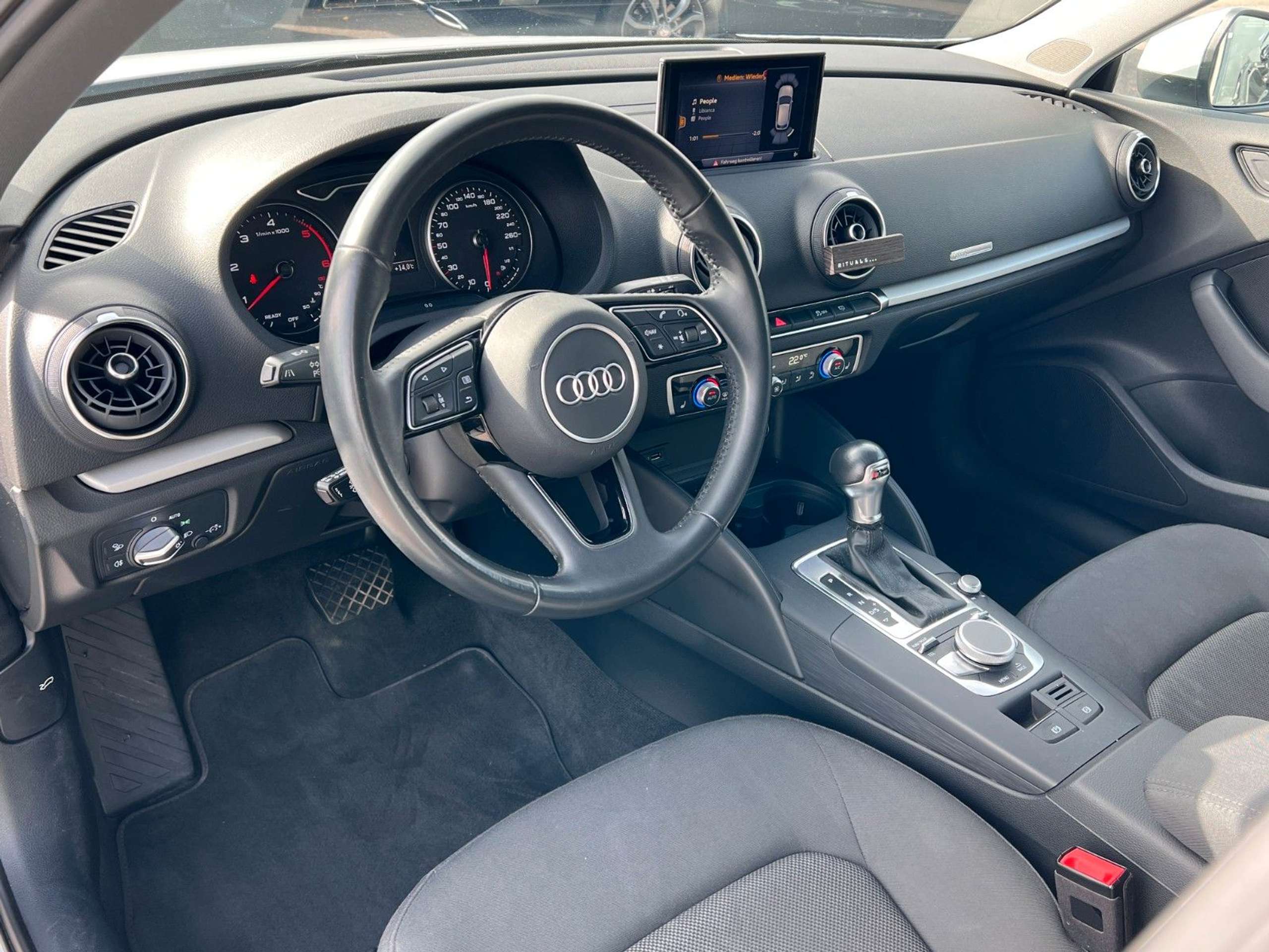 Audi - A3