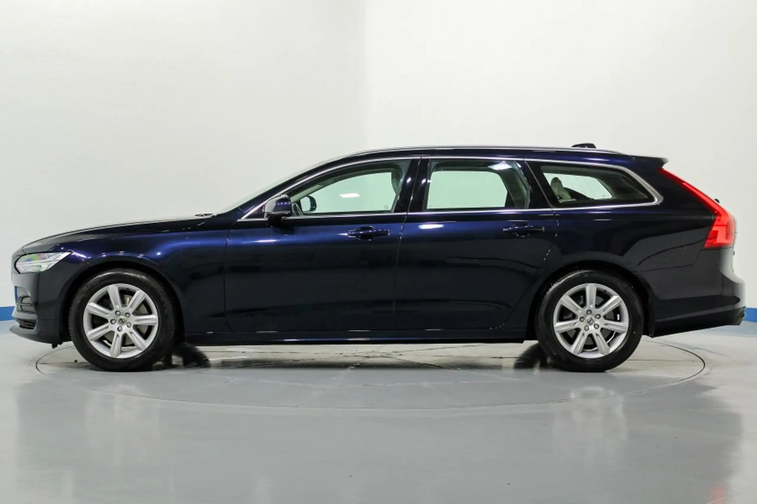 Volvo - V90