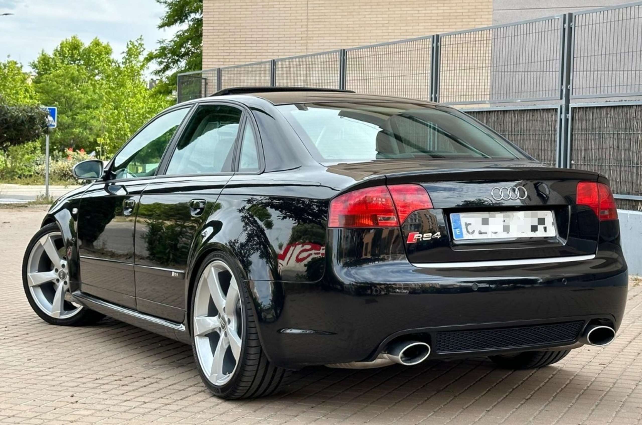 Audi - RS4