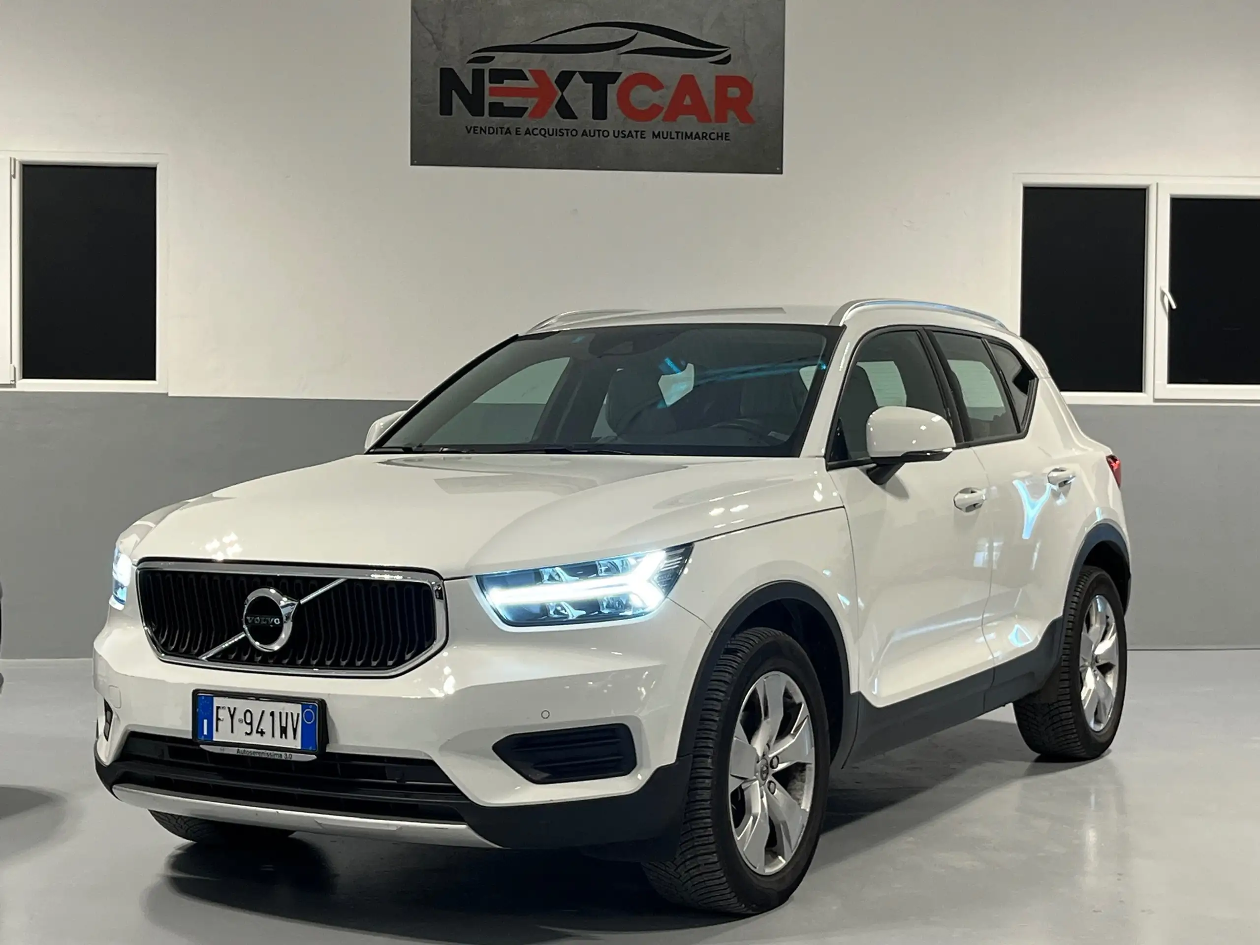 Volvo - XC40