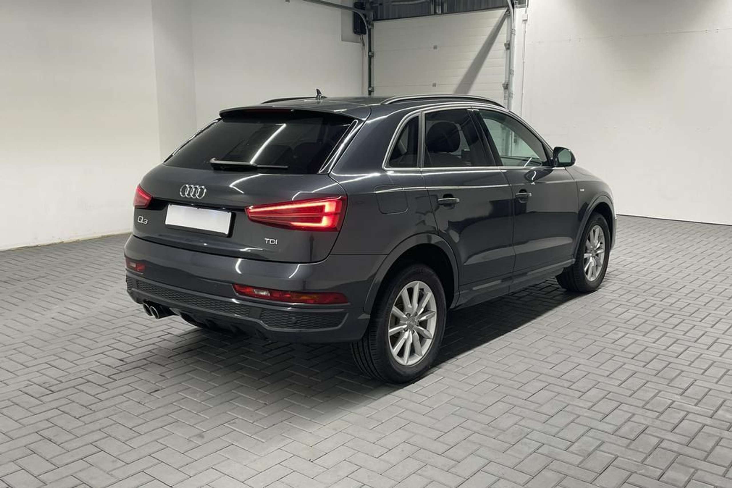 Audi - Q3