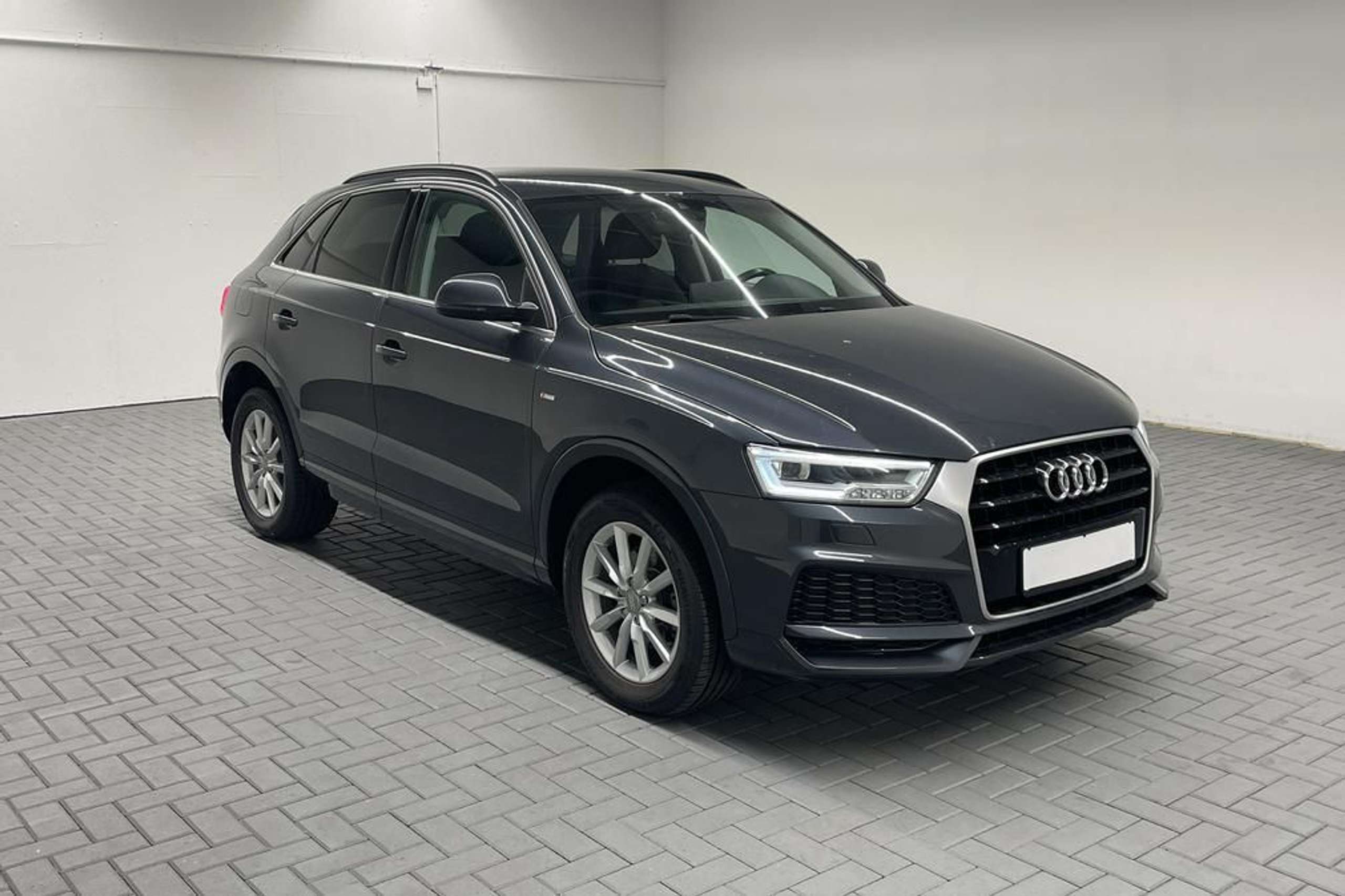 Audi - Q3