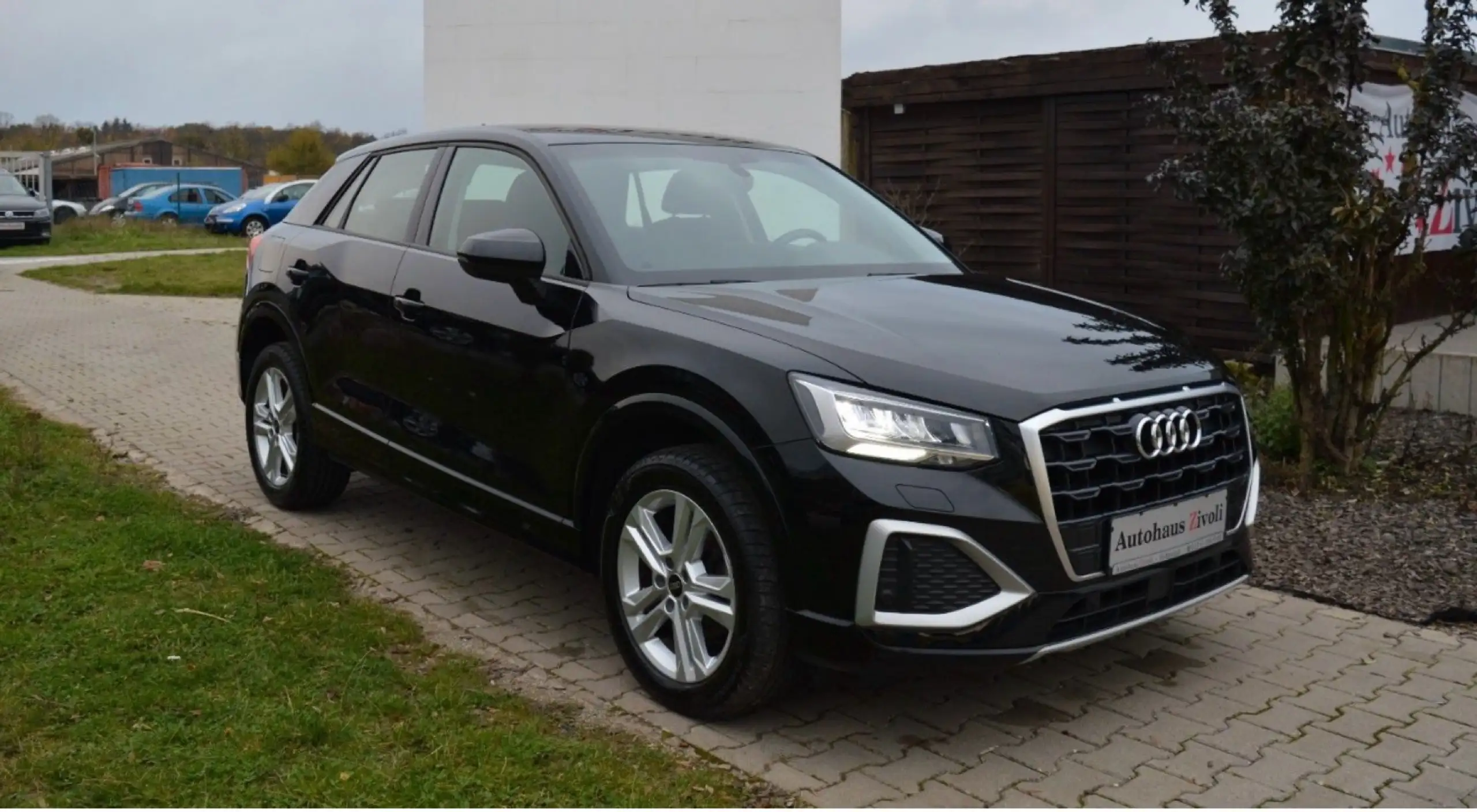 Audi - Q2