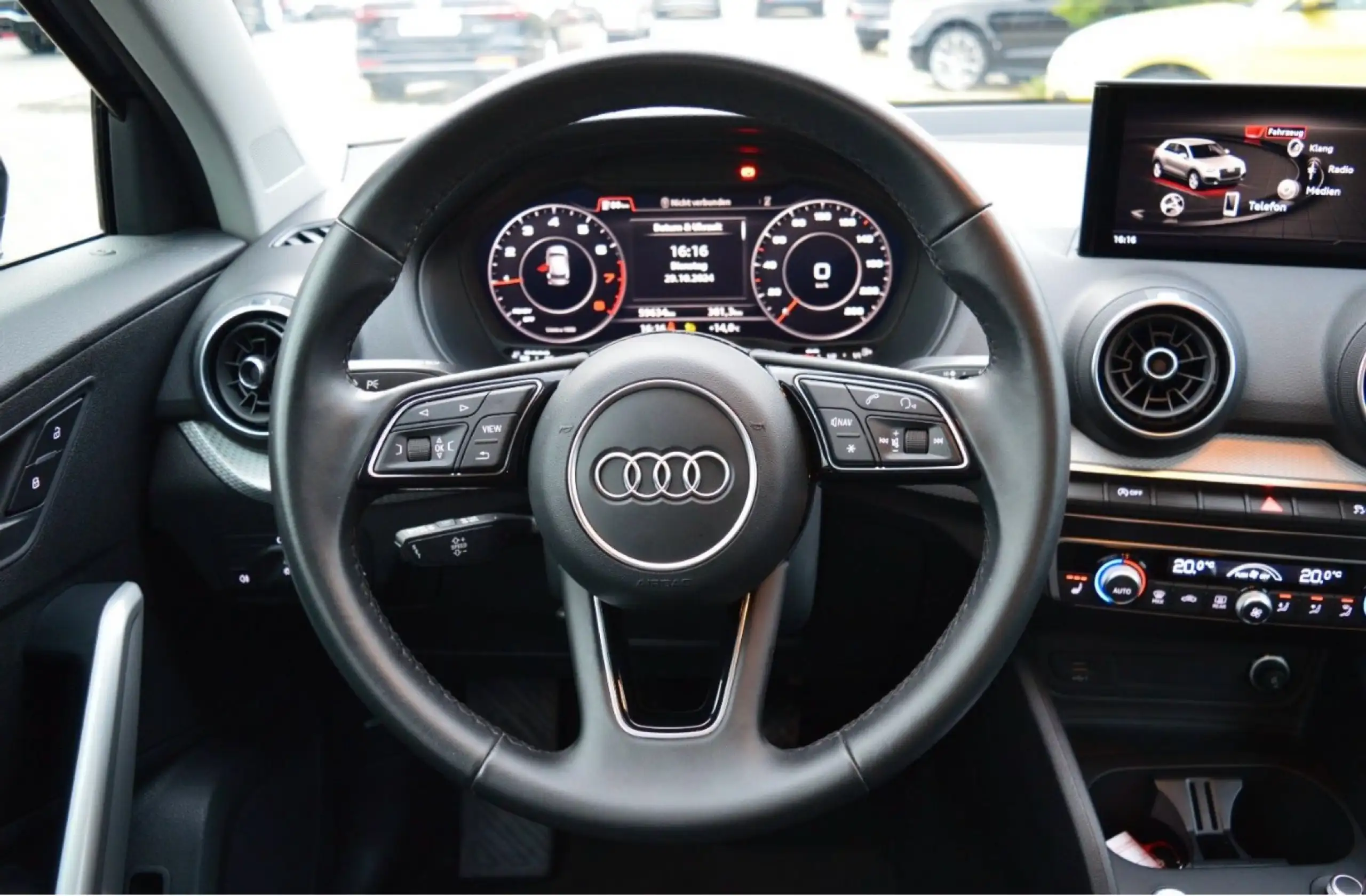 Audi - Q2