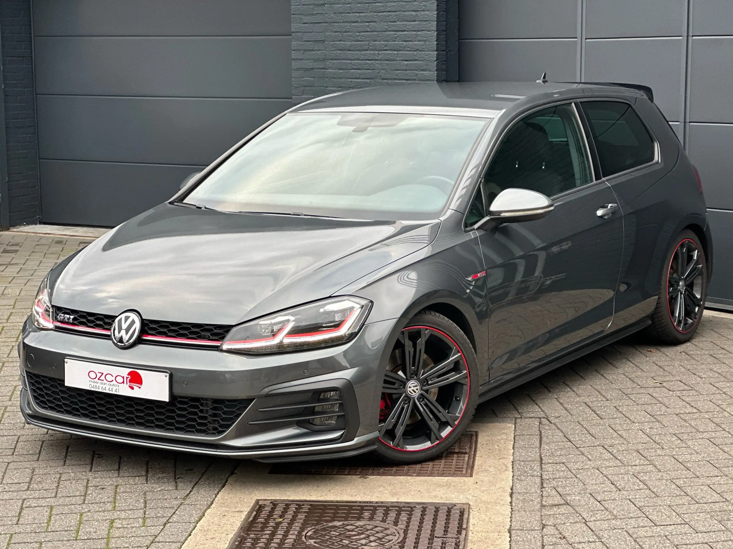 Volkswagen - Golf GTI