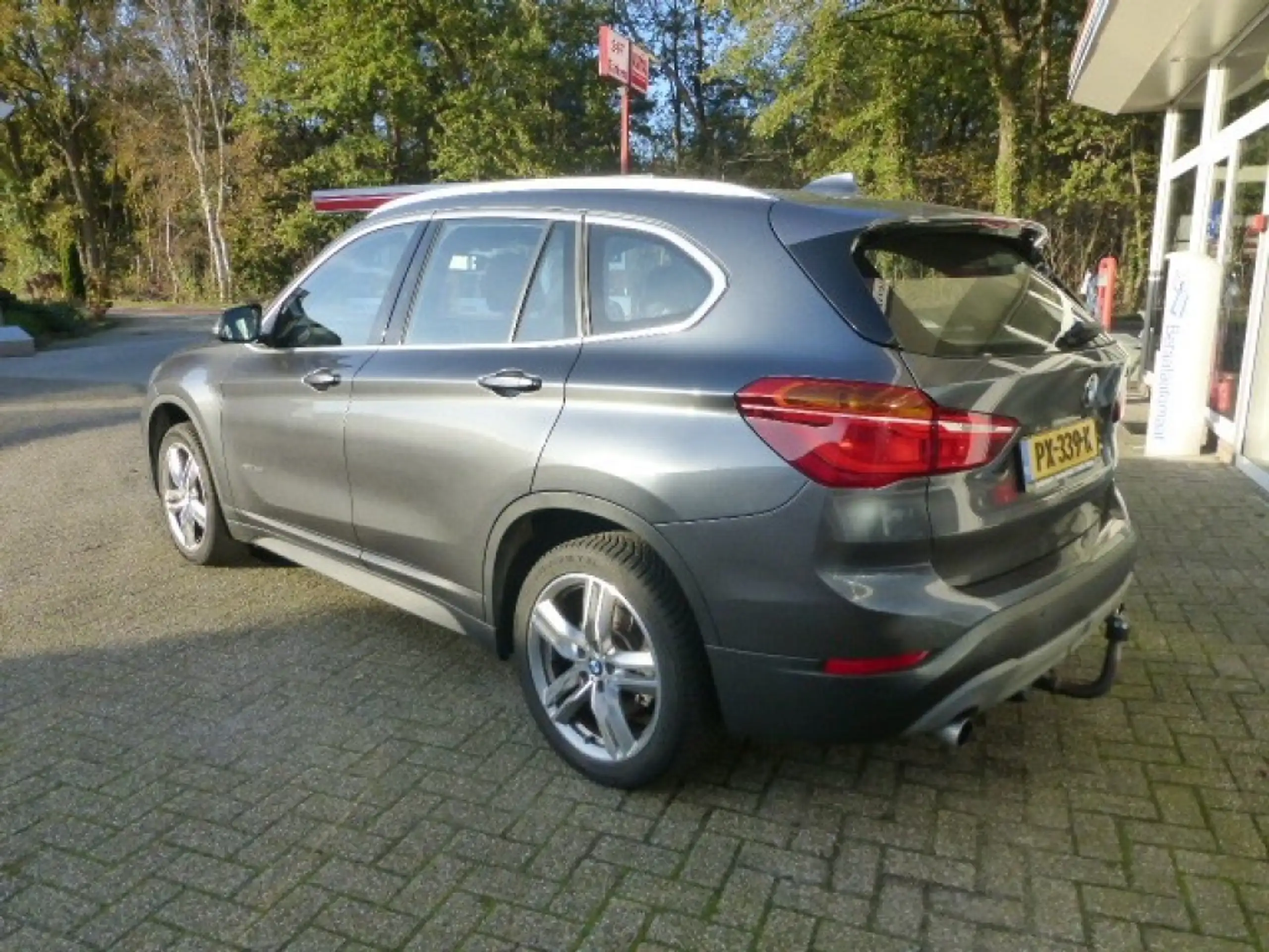 BMW - X1