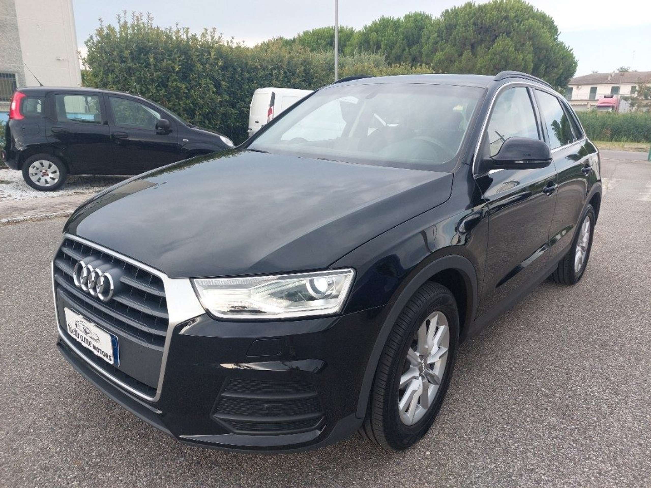 Audi - Q3