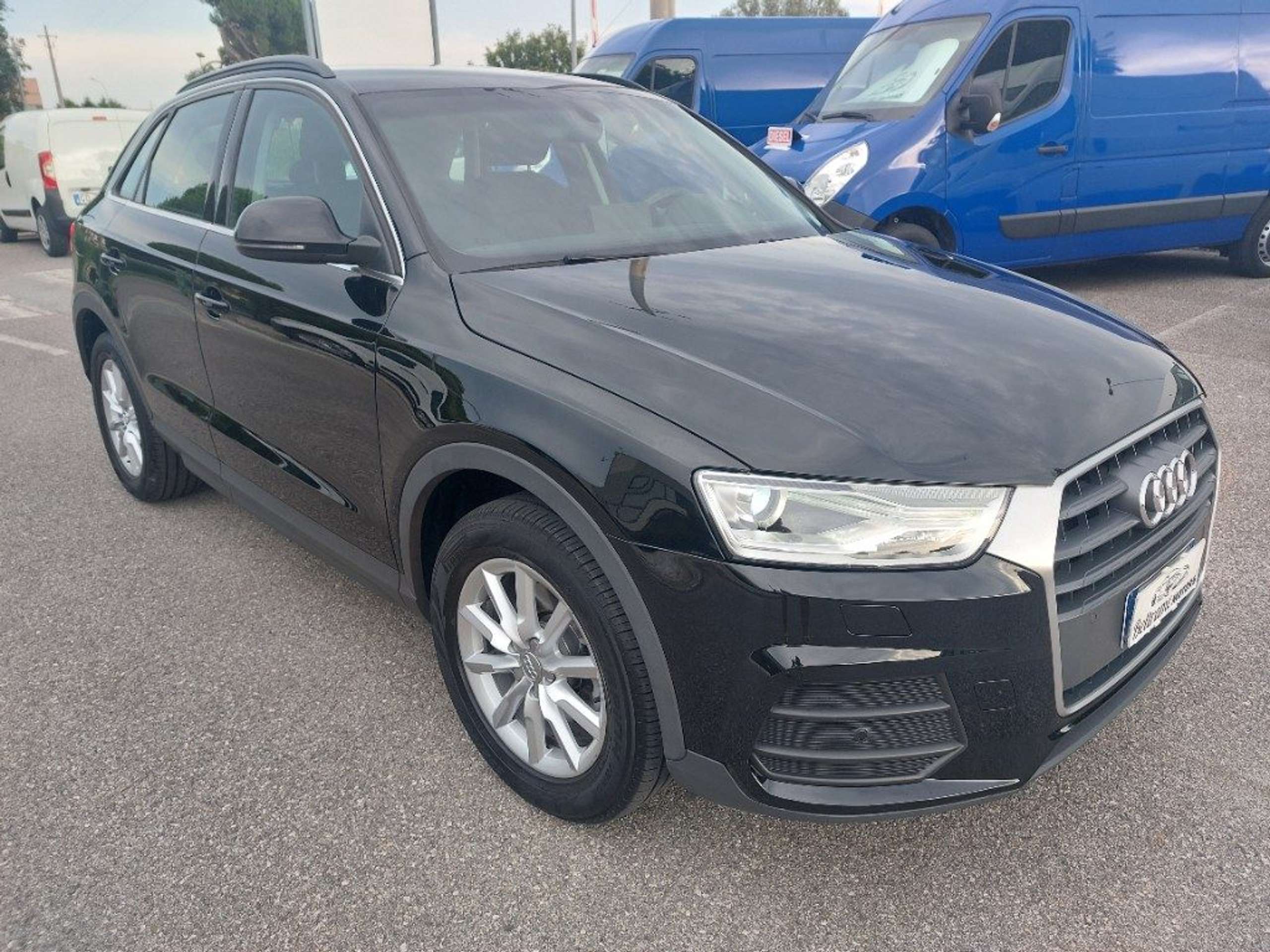 Audi - Q3