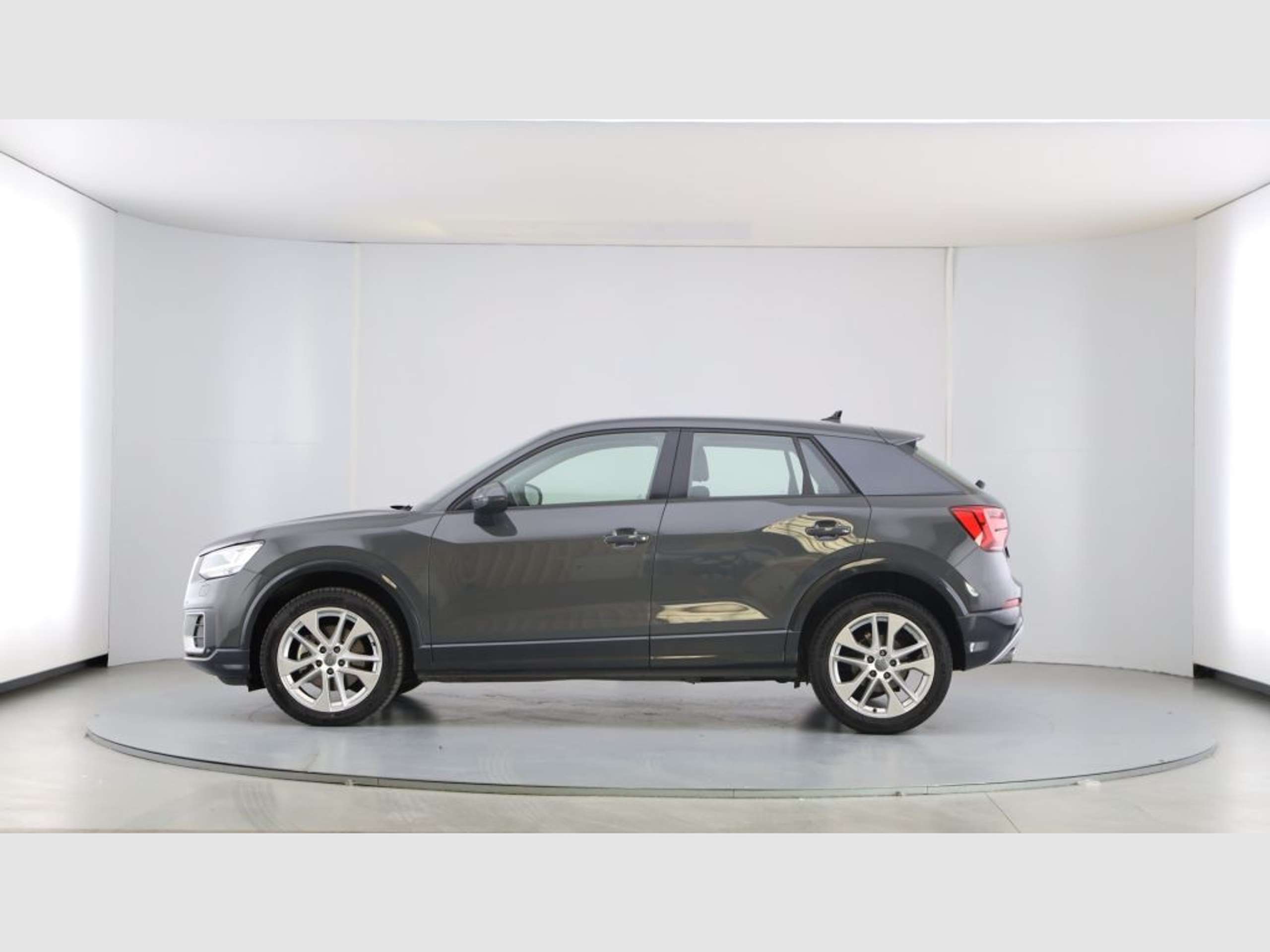 Audi - Q2