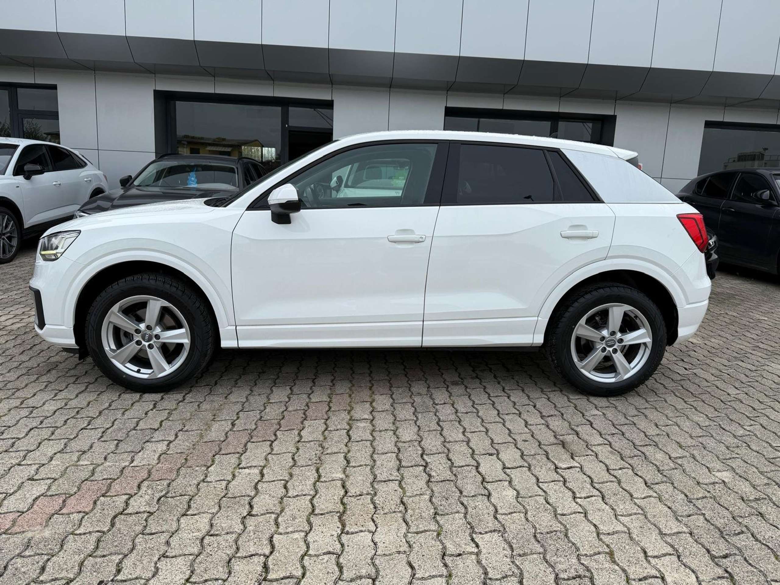 Audi - Q2