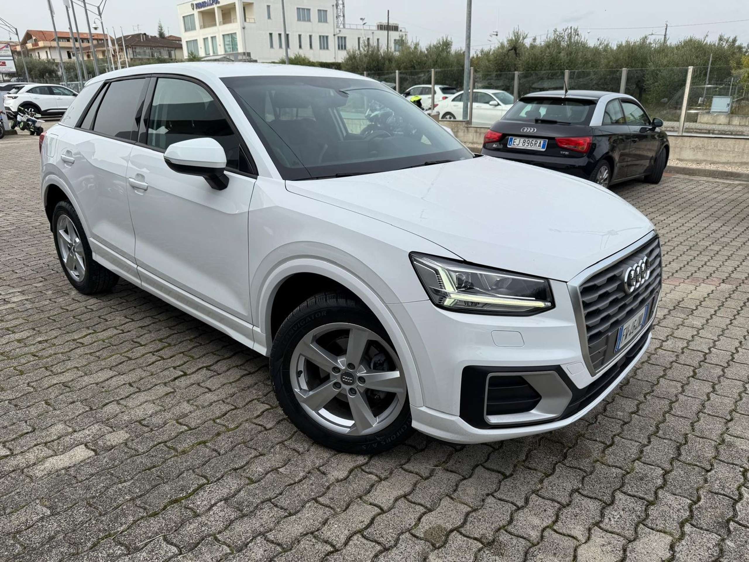 Audi - Q2