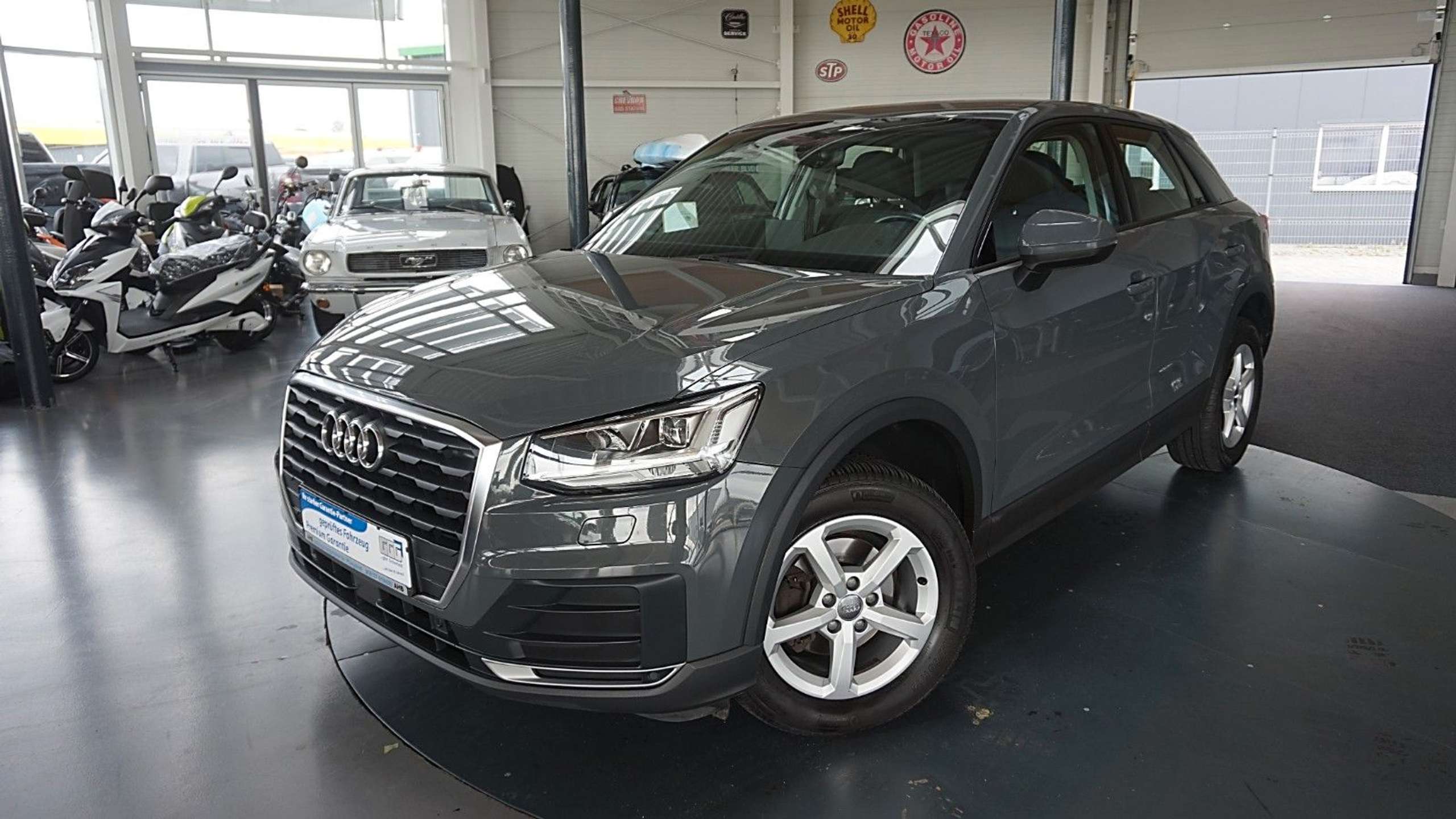 Audi - Q2