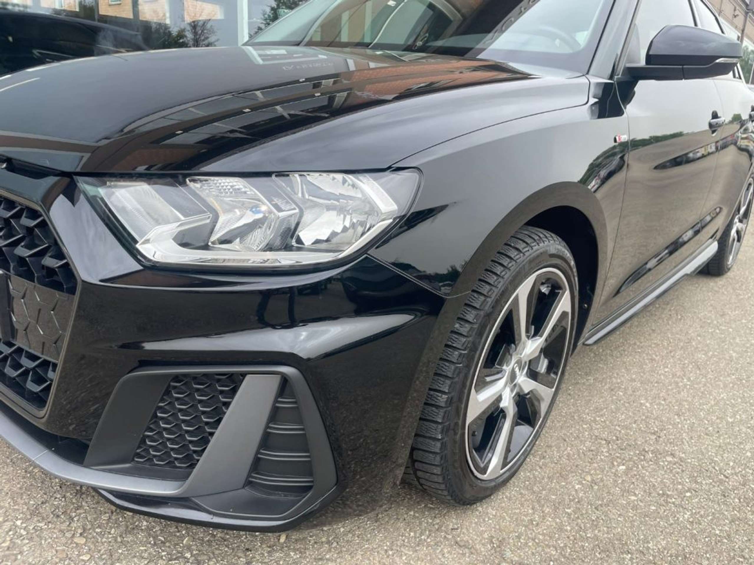 Audi - A1