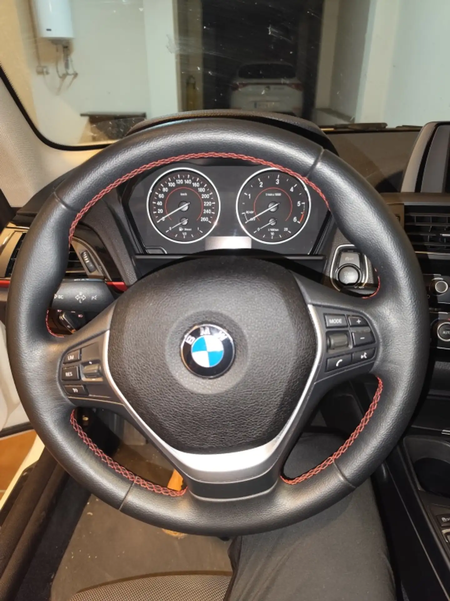 BMW - 218