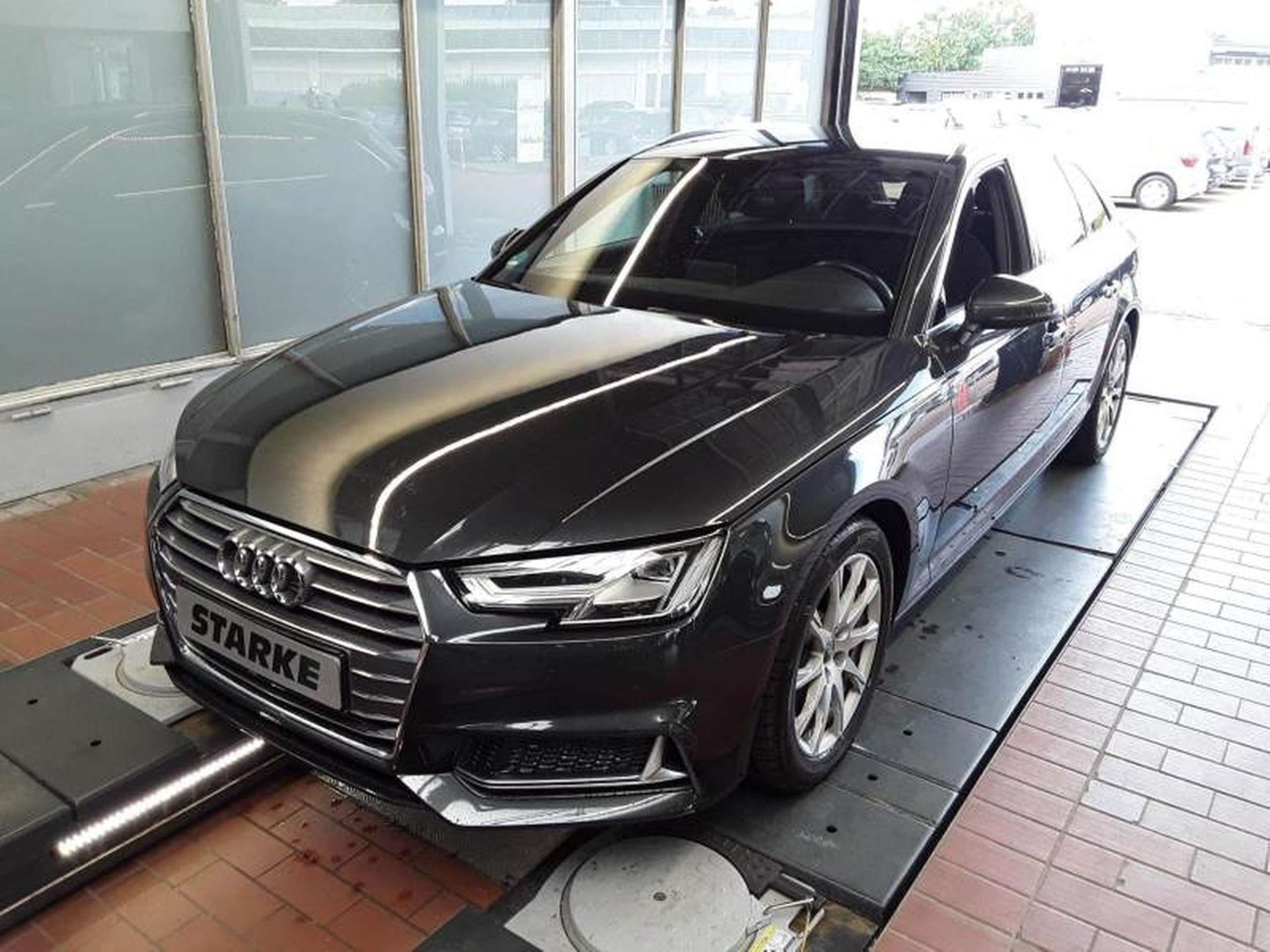 Audi - A4