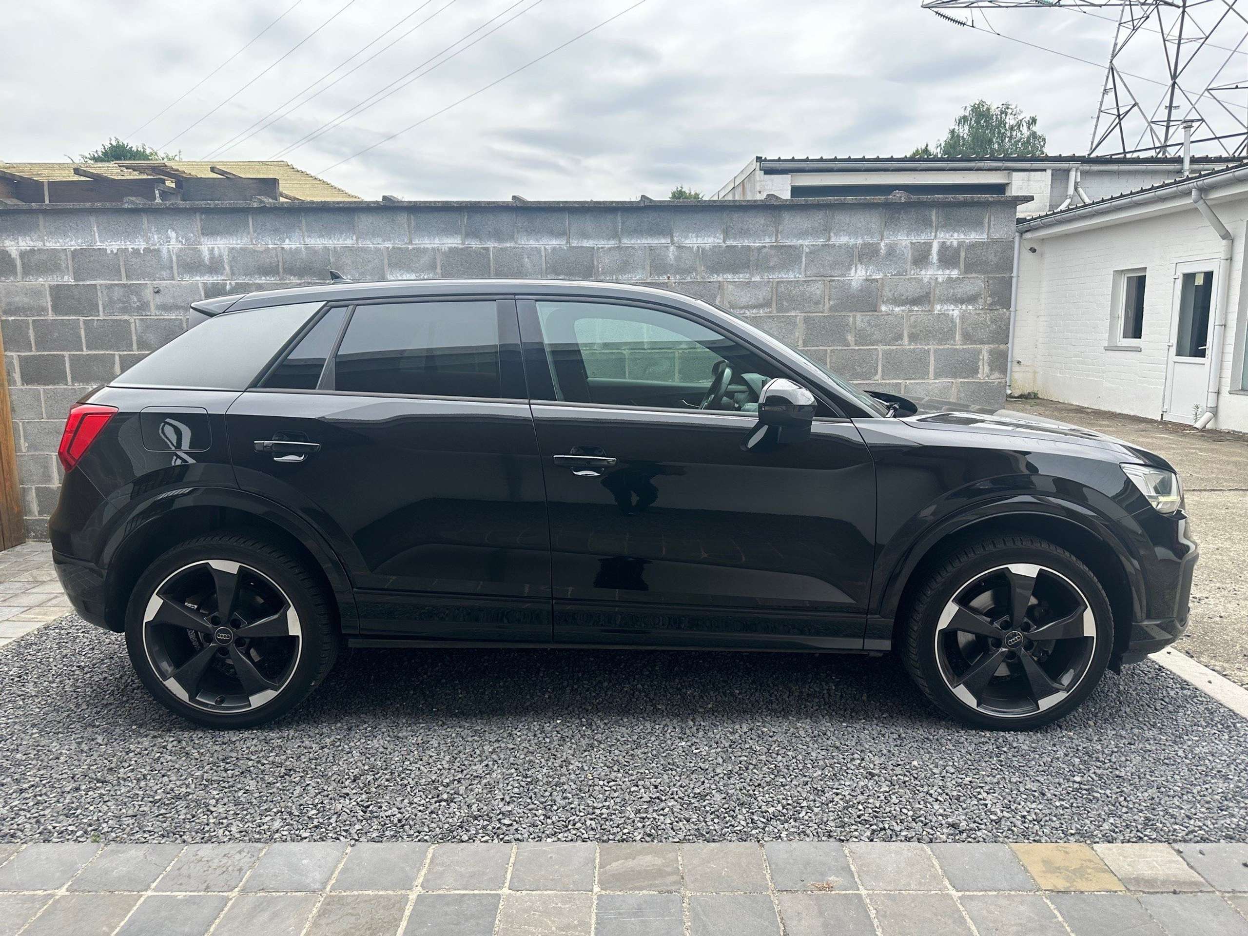 Audi - Q2