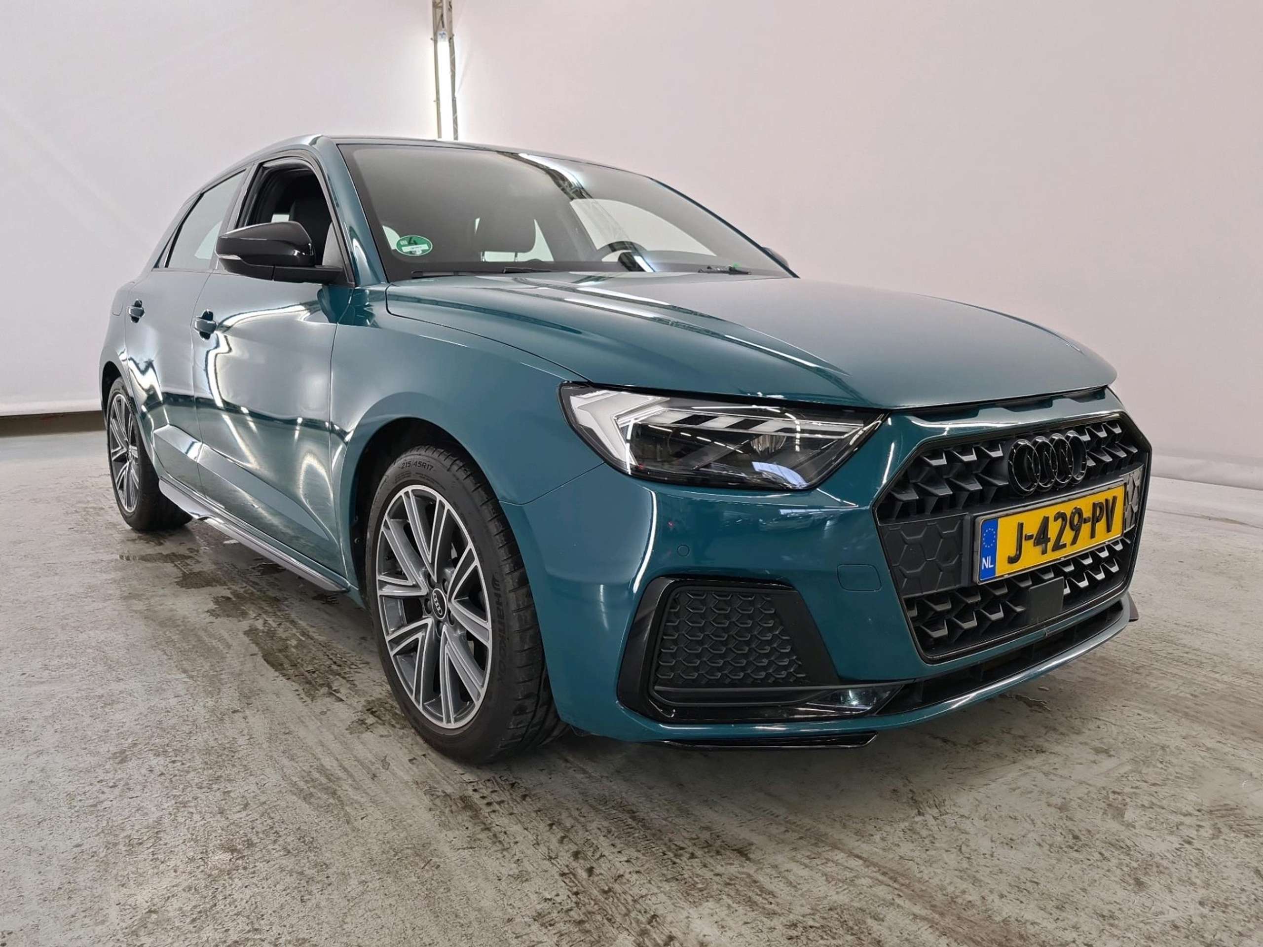 Audi - A1