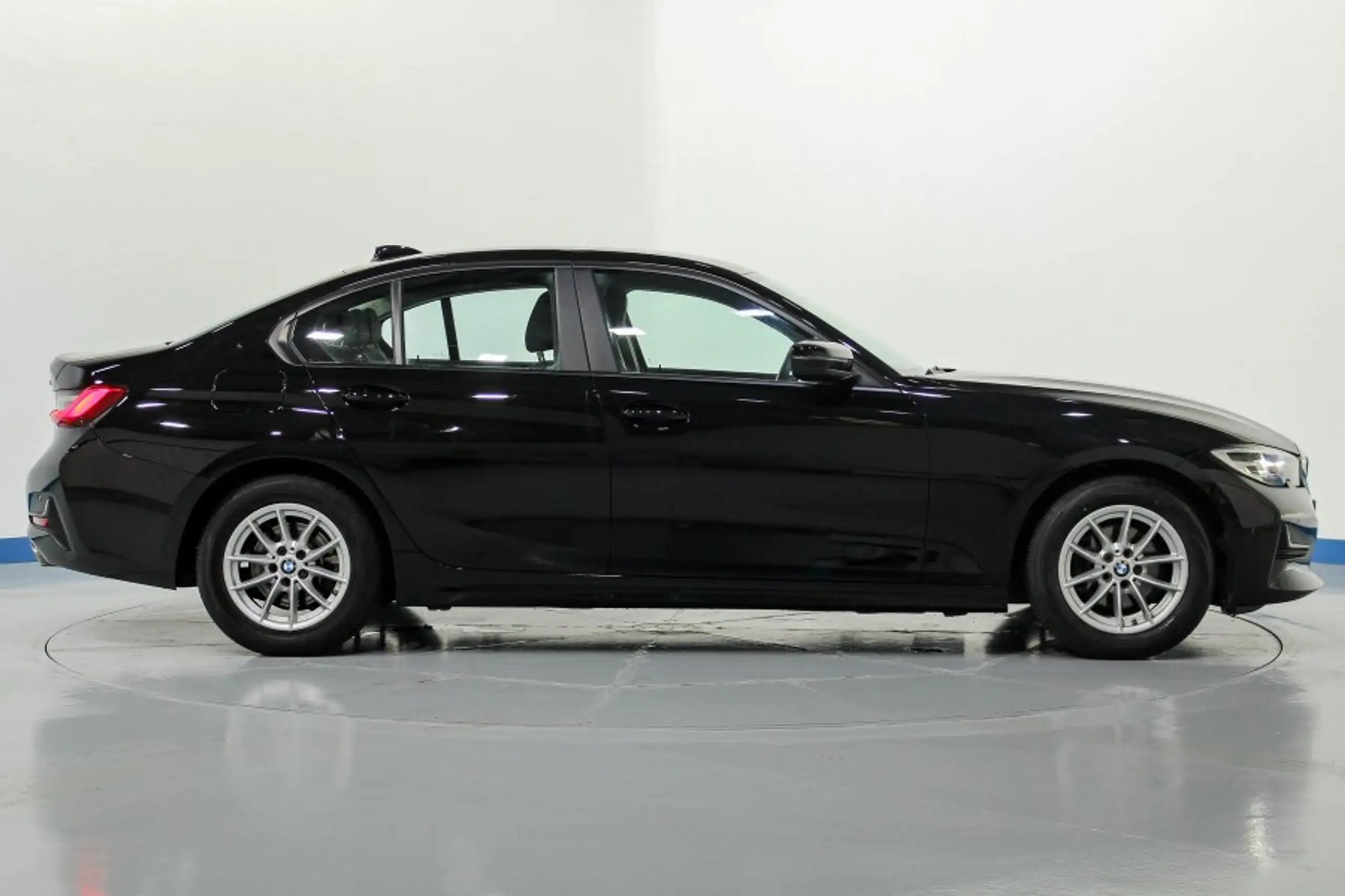 BMW - 318