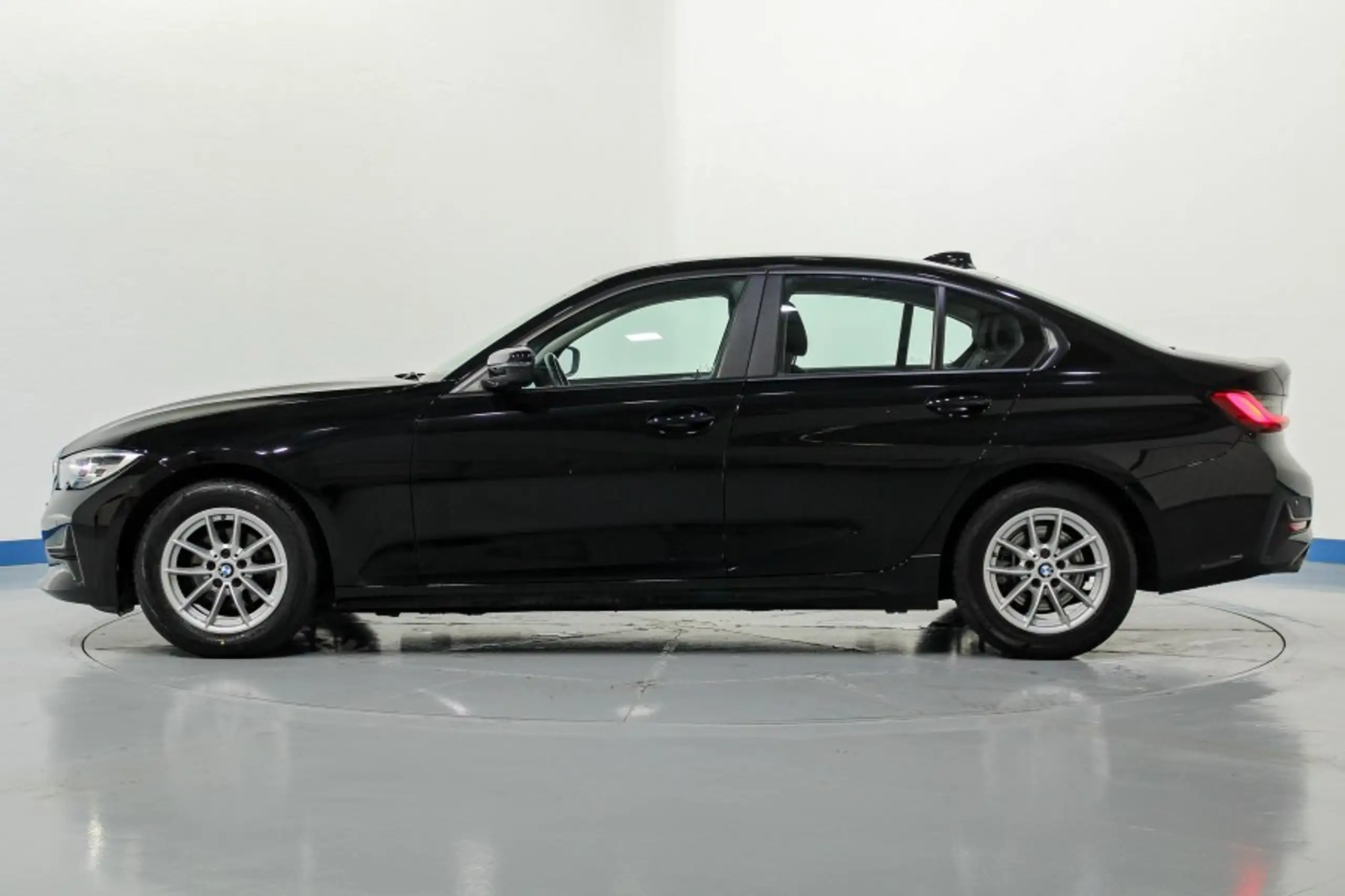 BMW - 318