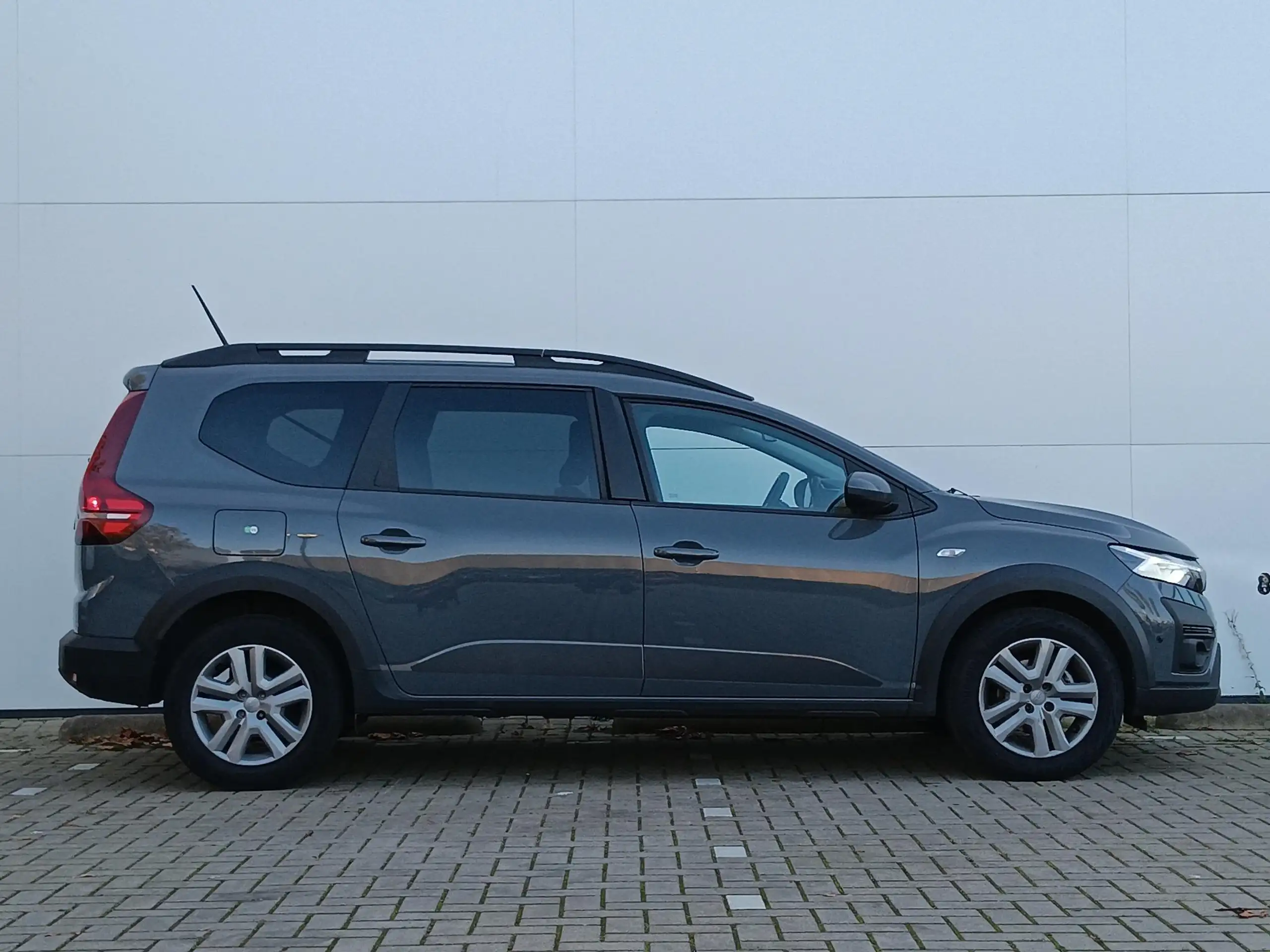 Dacia - Jogger