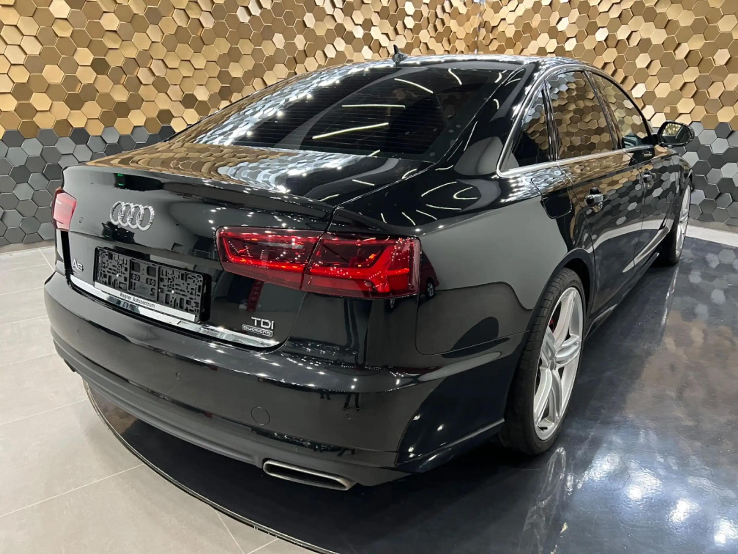 Audi - A6