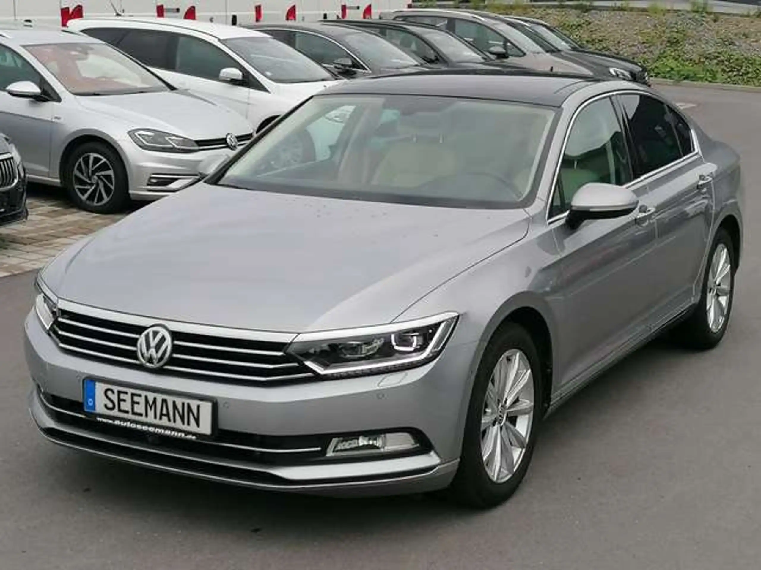 Volkswagen - Passat