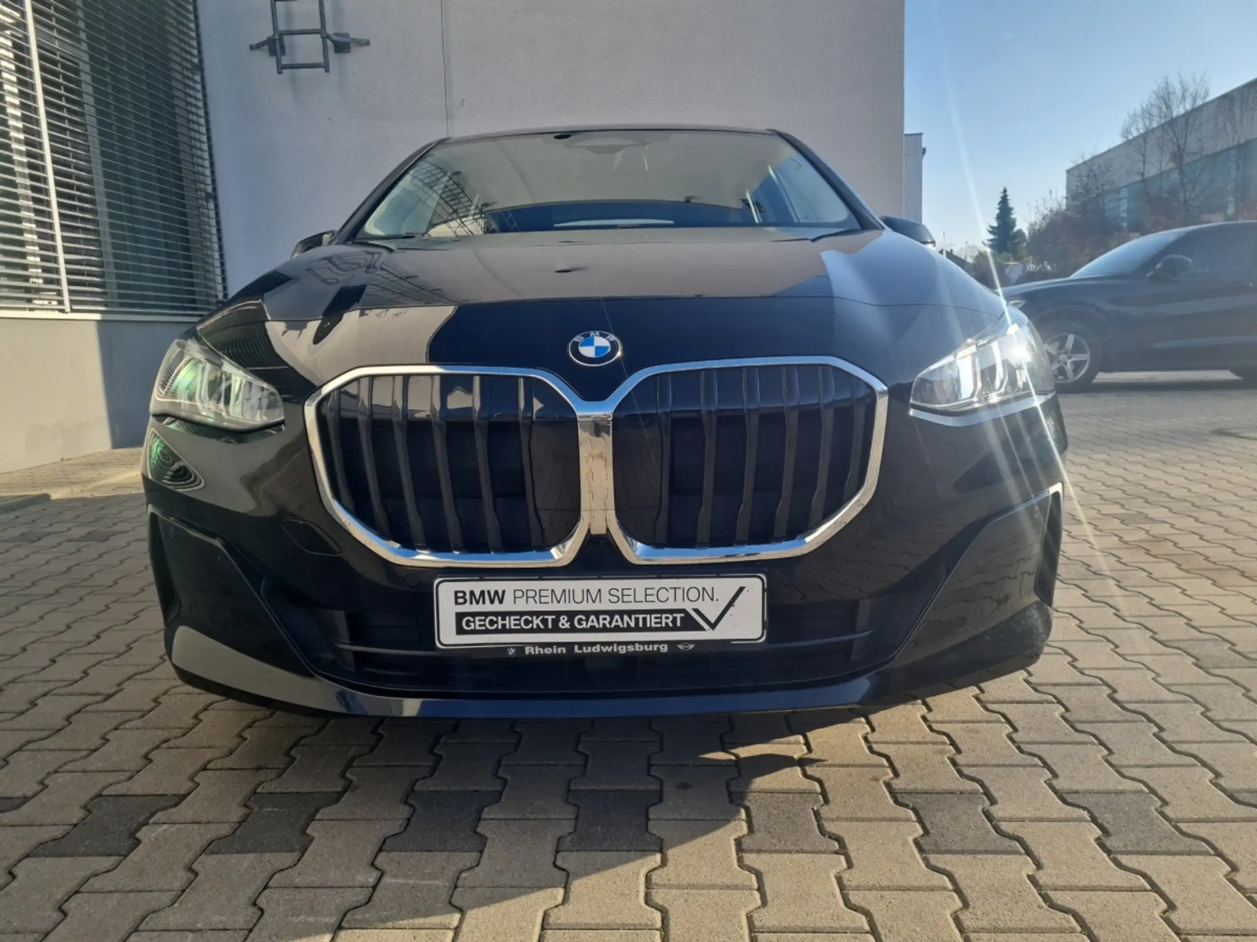 BMW - 218