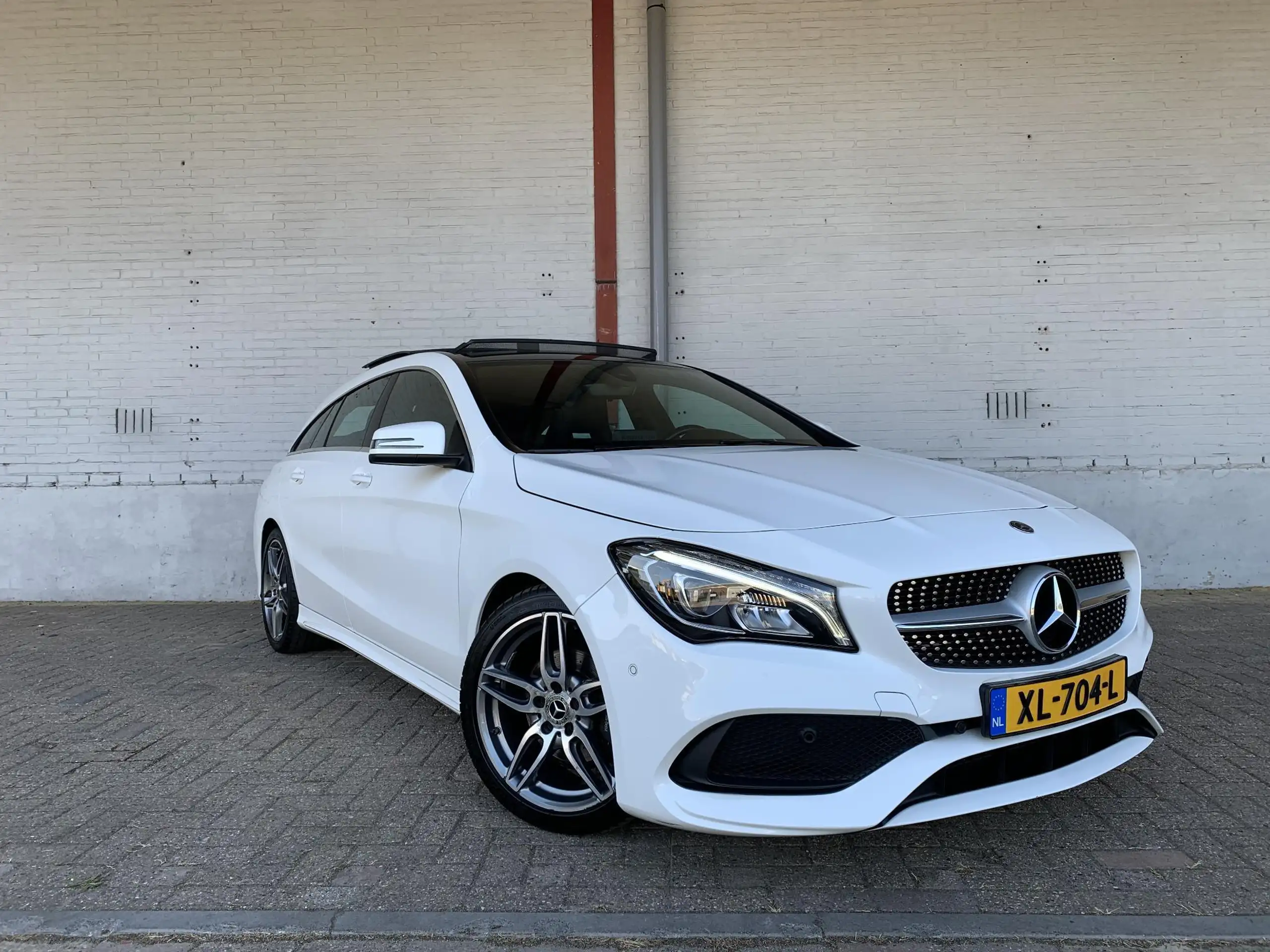 Mercedes-Benz - CLA 180