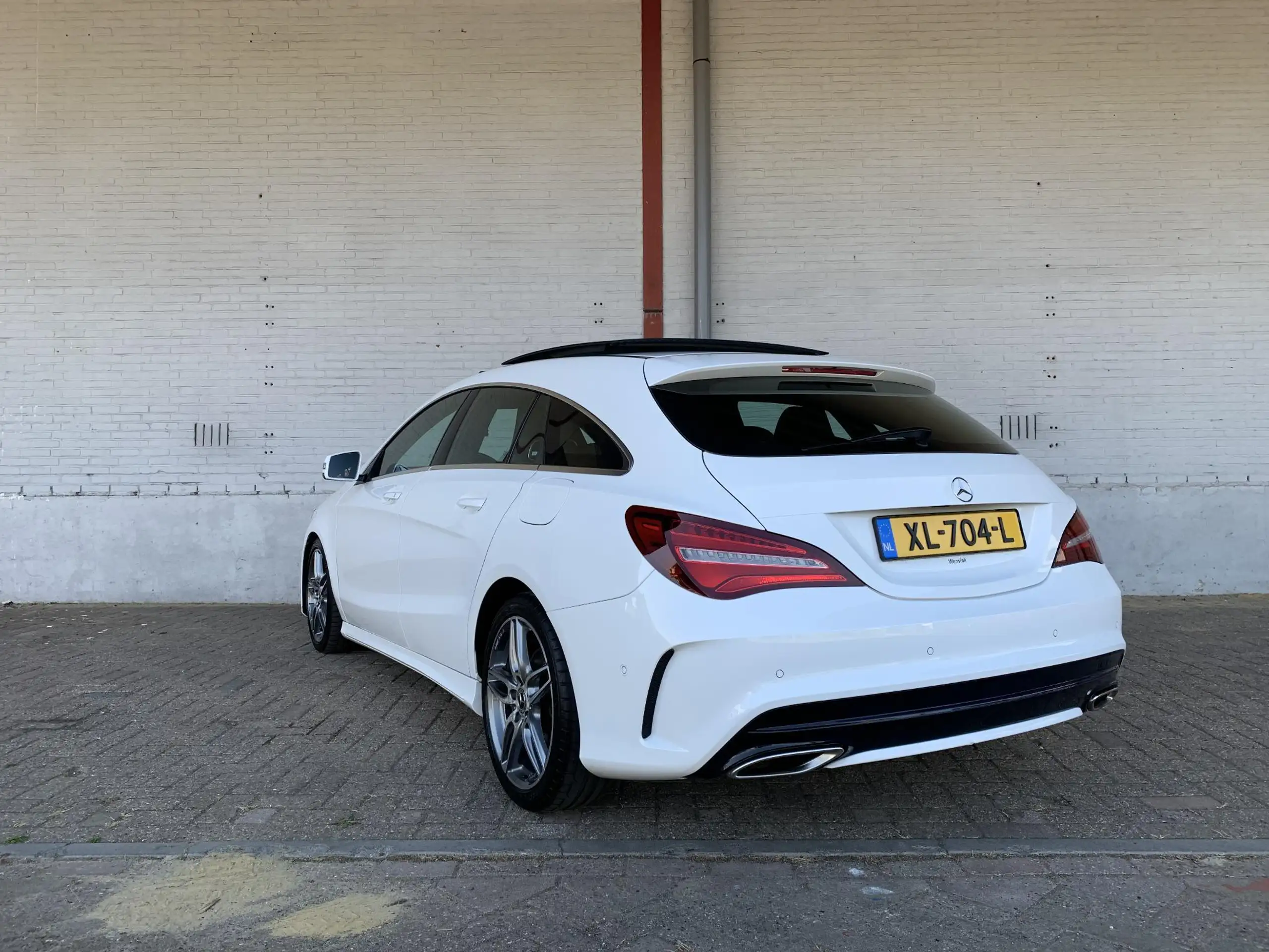 Mercedes-Benz - CLA 180