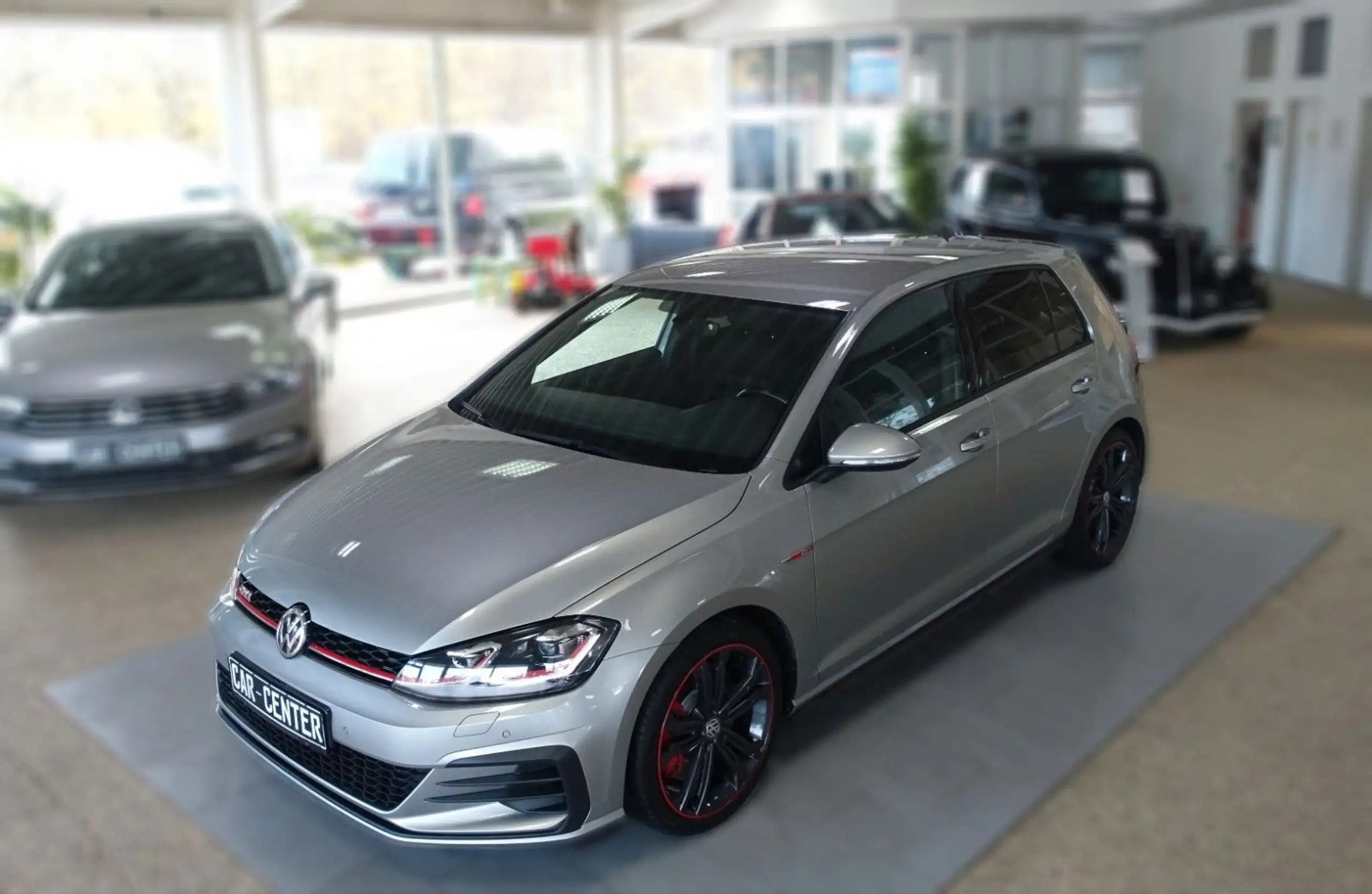 Volkswagen - Golf