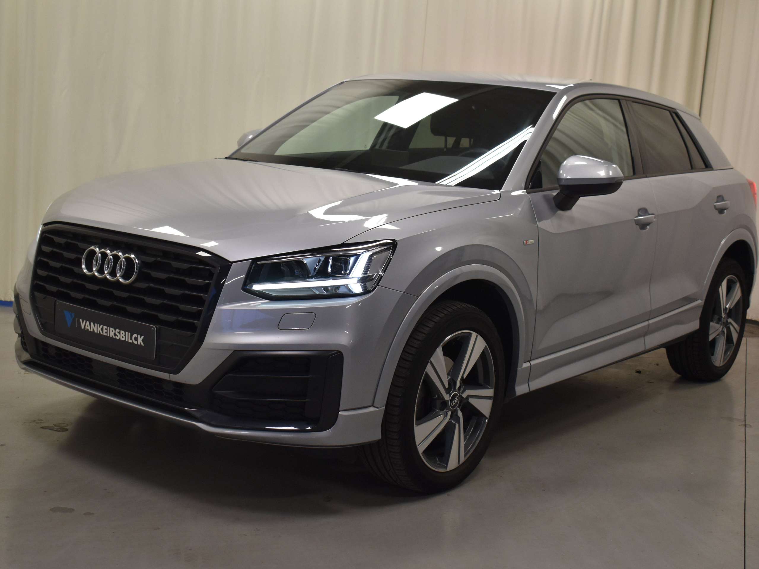 Audi - Q2