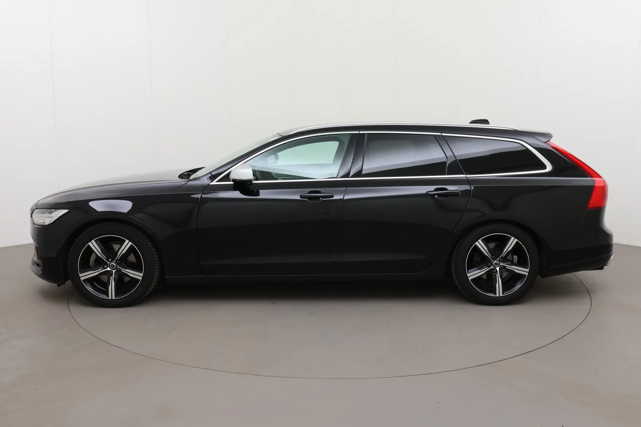 Volvo - V90