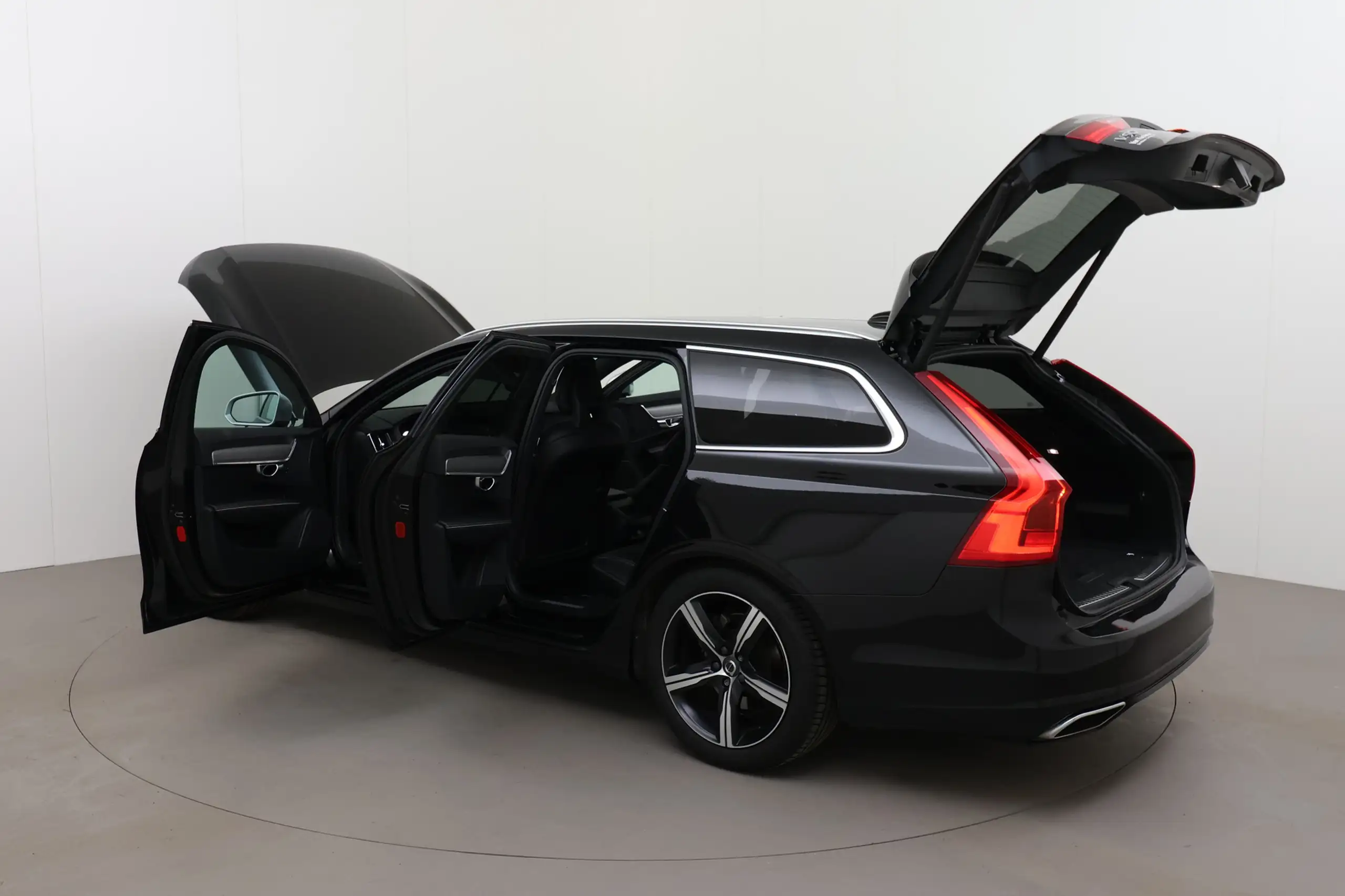 Volvo - V90