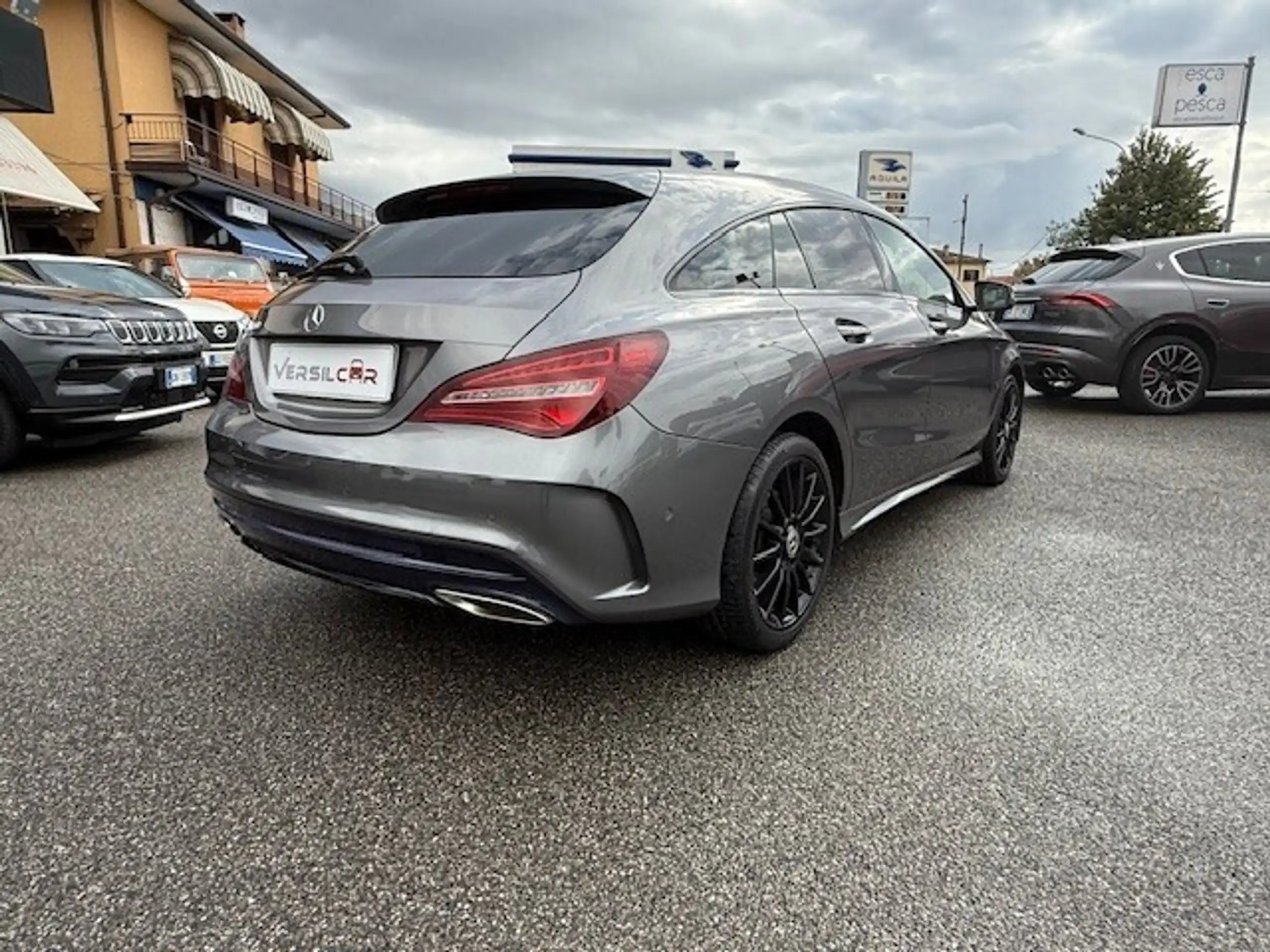 Mercedes-Benz - CLA 180