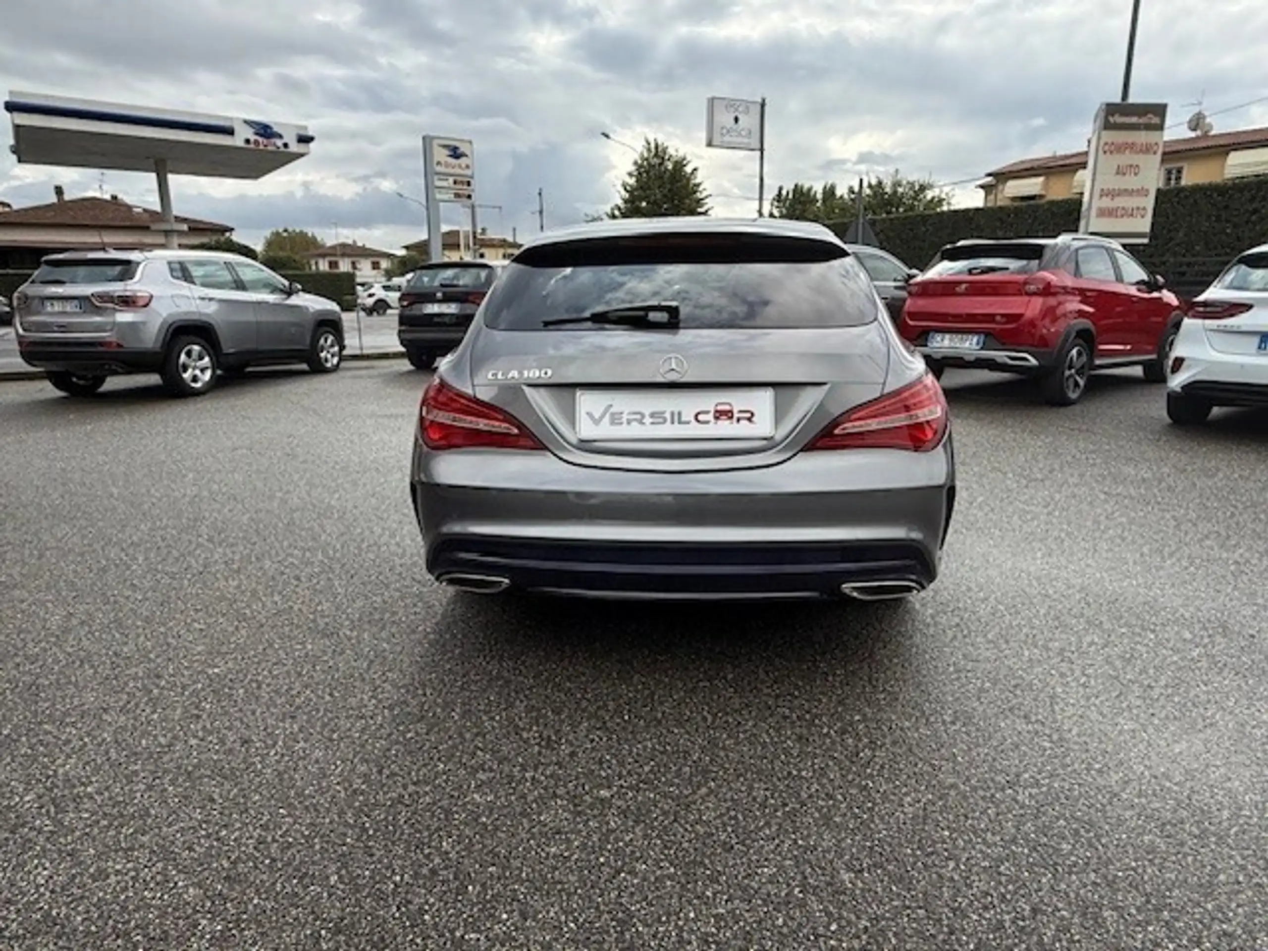 Mercedes-Benz - CLA 180