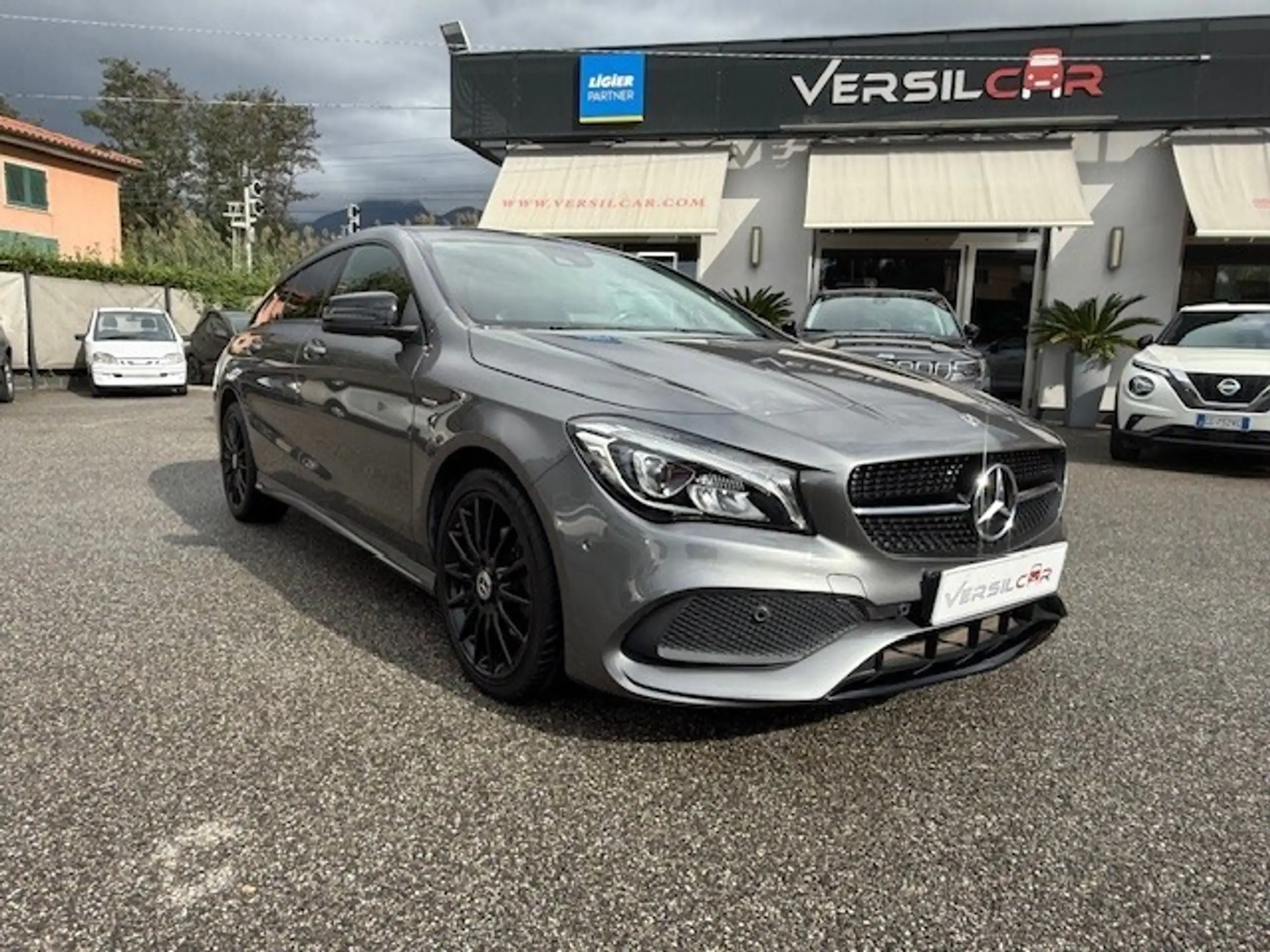 Mercedes-Benz - CLA 180