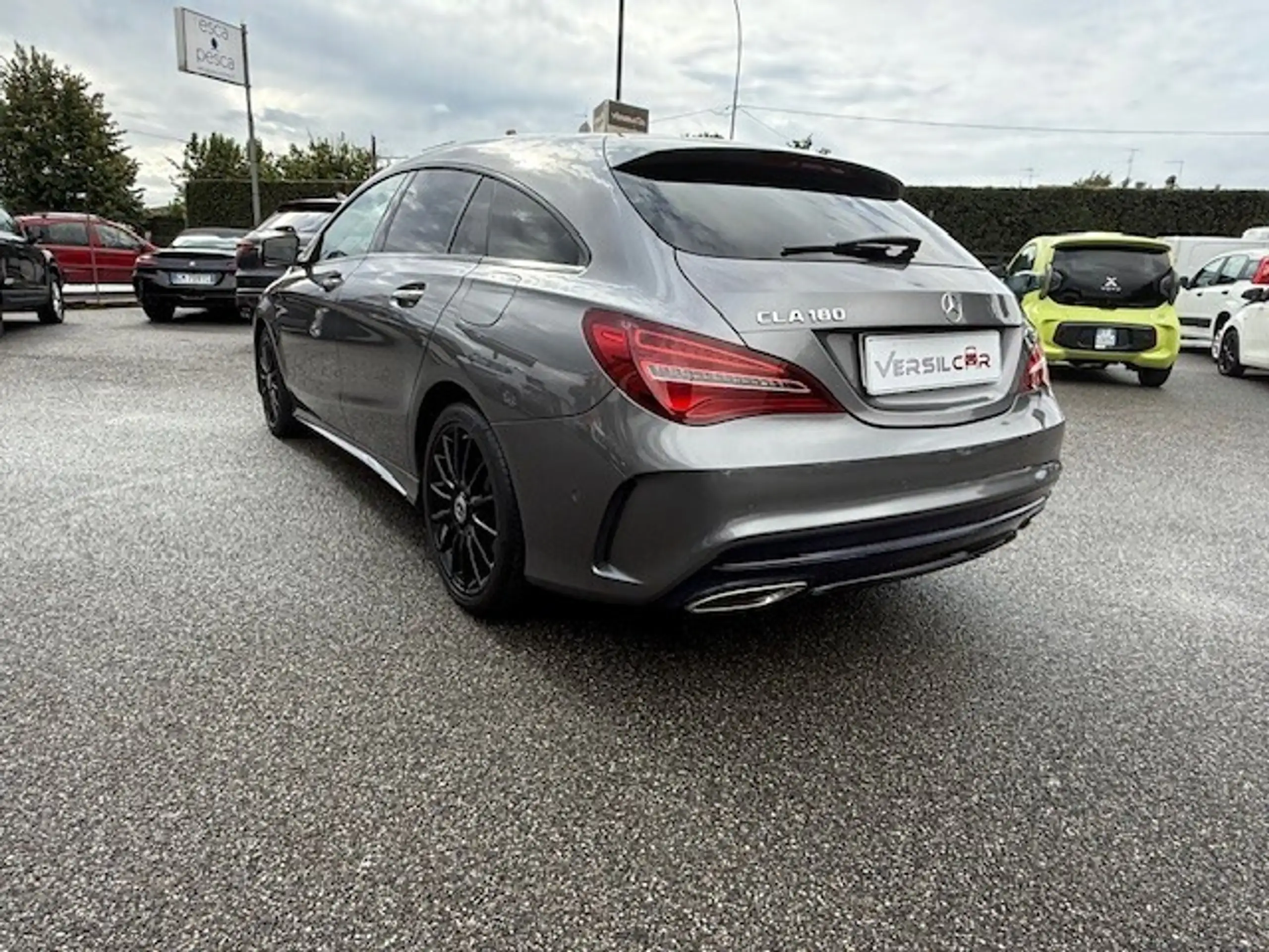 Mercedes-Benz - CLA 180