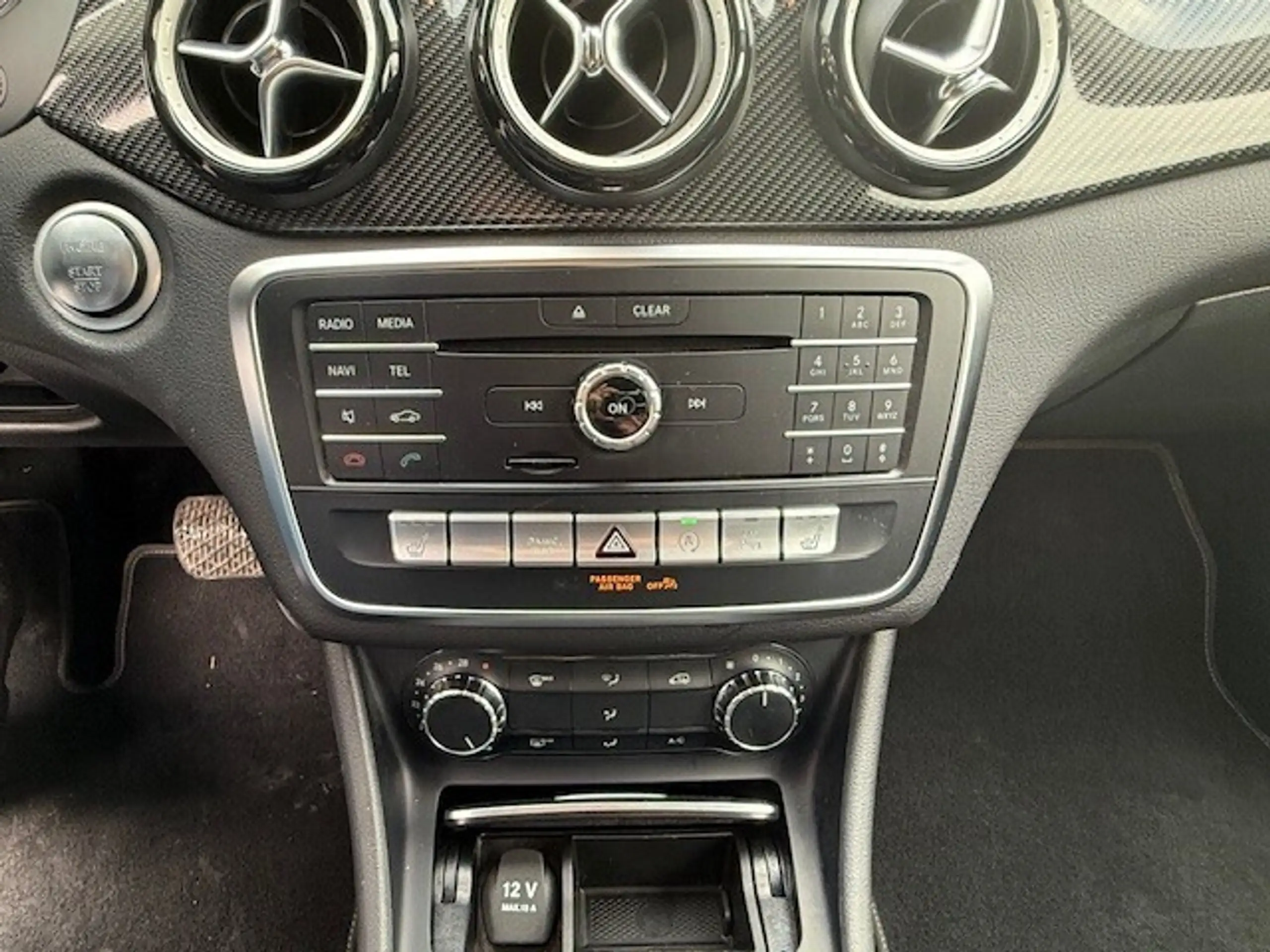 Mercedes-Benz - CLA 180