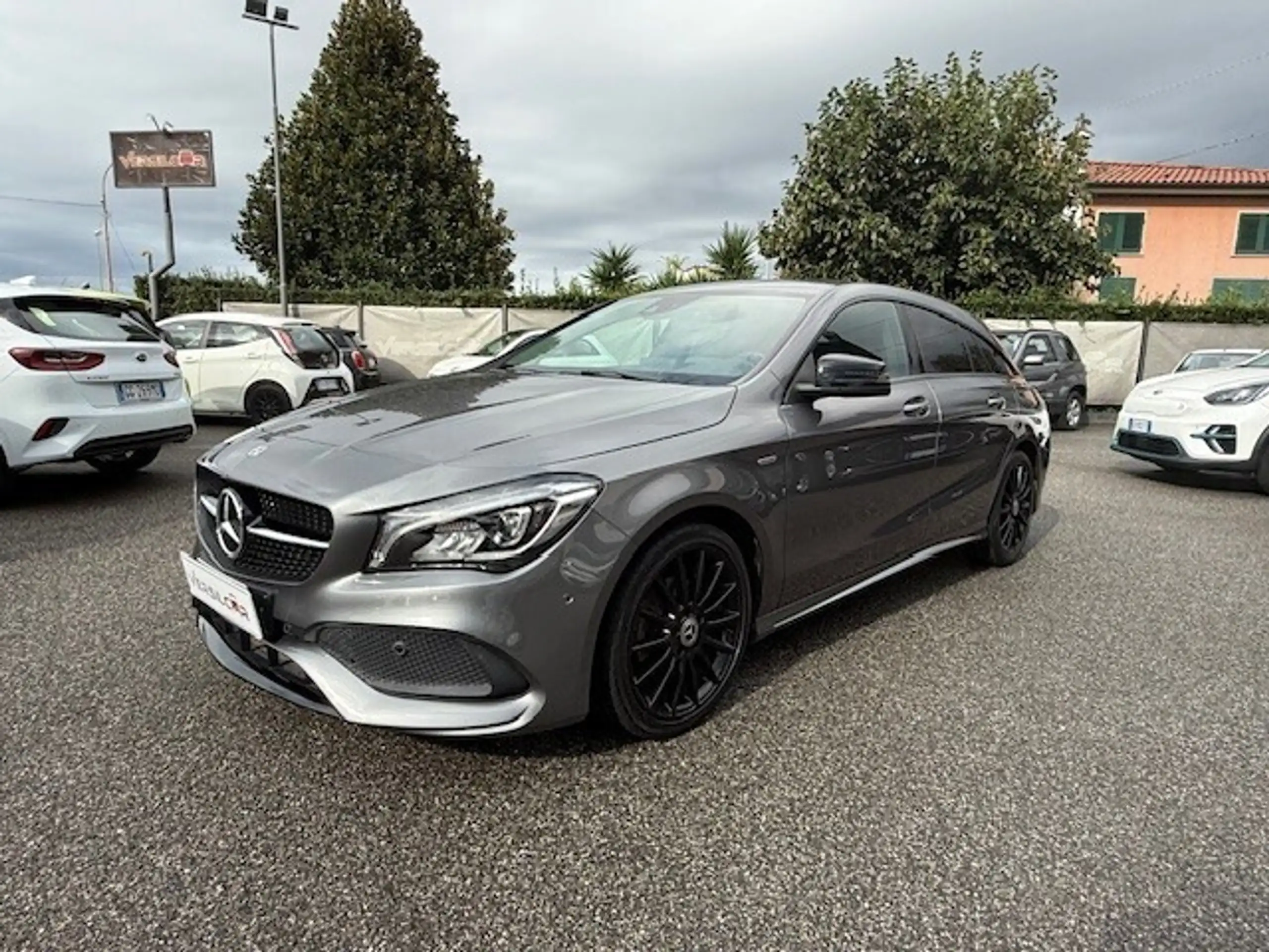 Mercedes-Benz - CLA 180