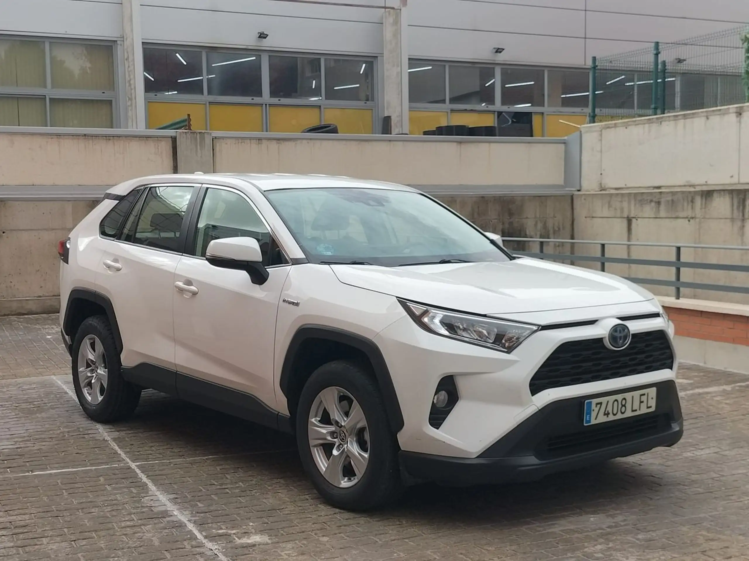 Toyota - RAV 4