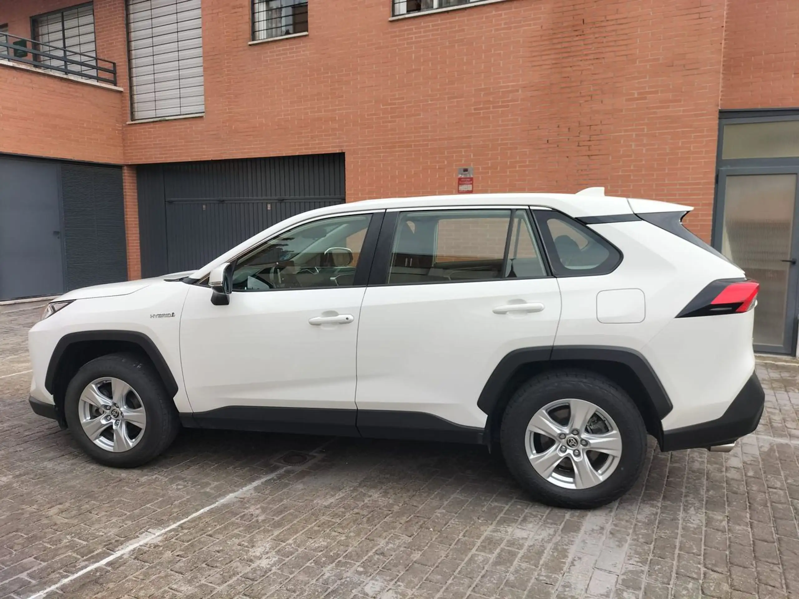 Toyota - RAV 4