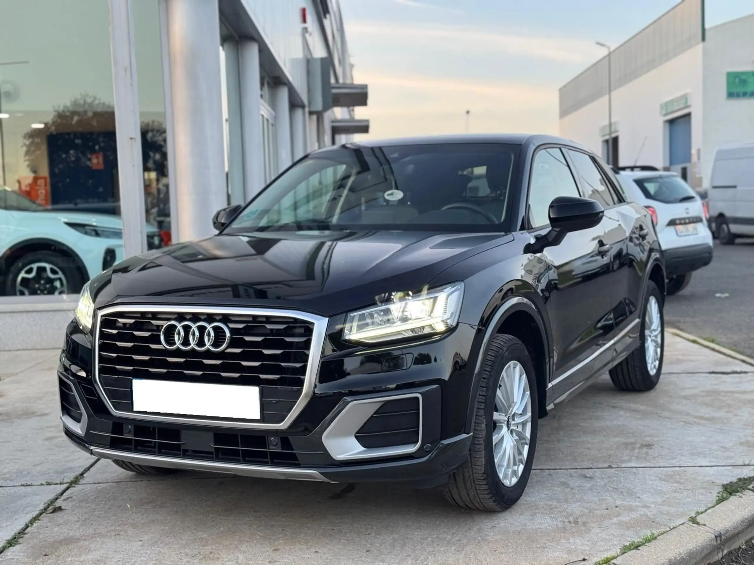 Audi - Q2