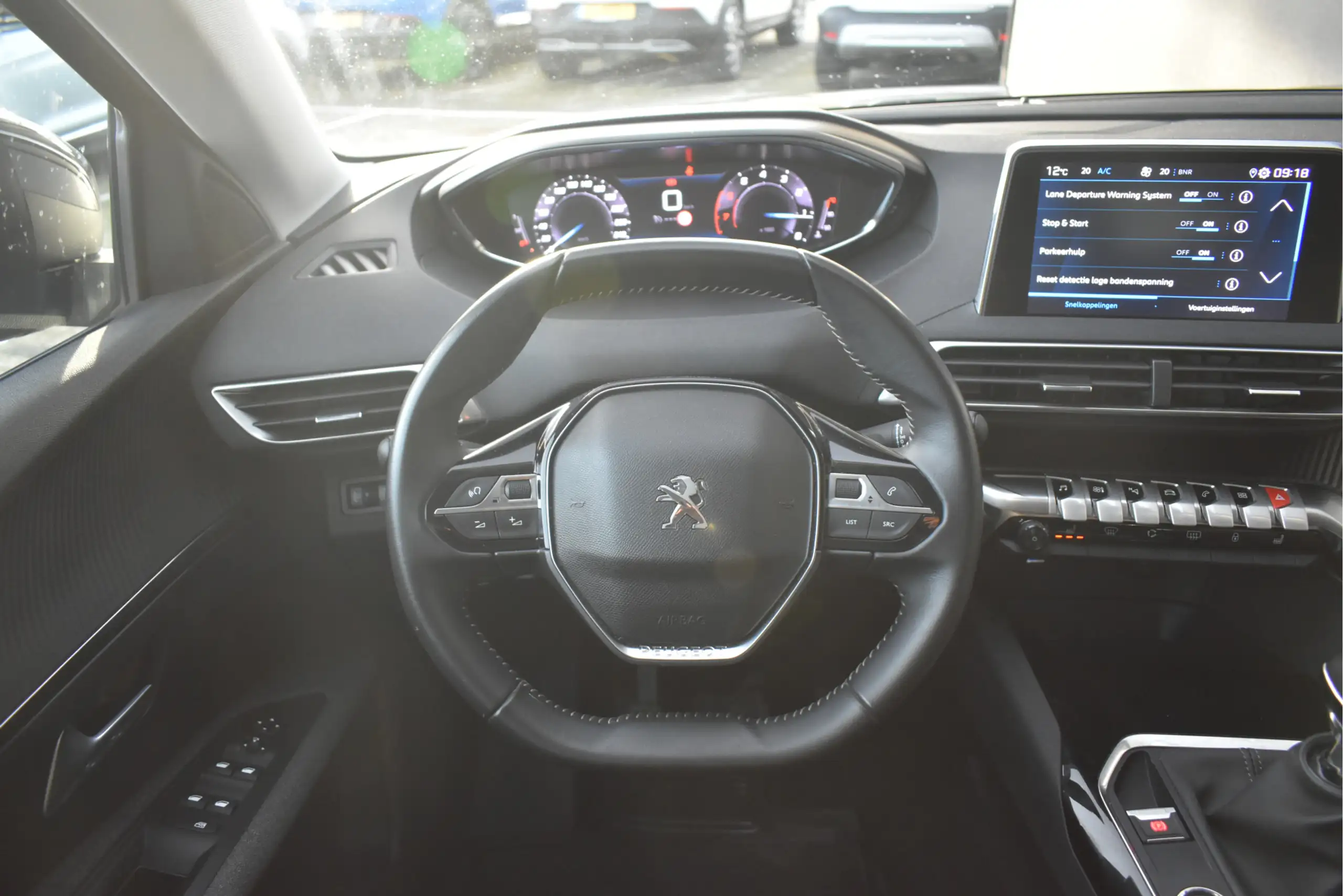 Peugeot - 3008