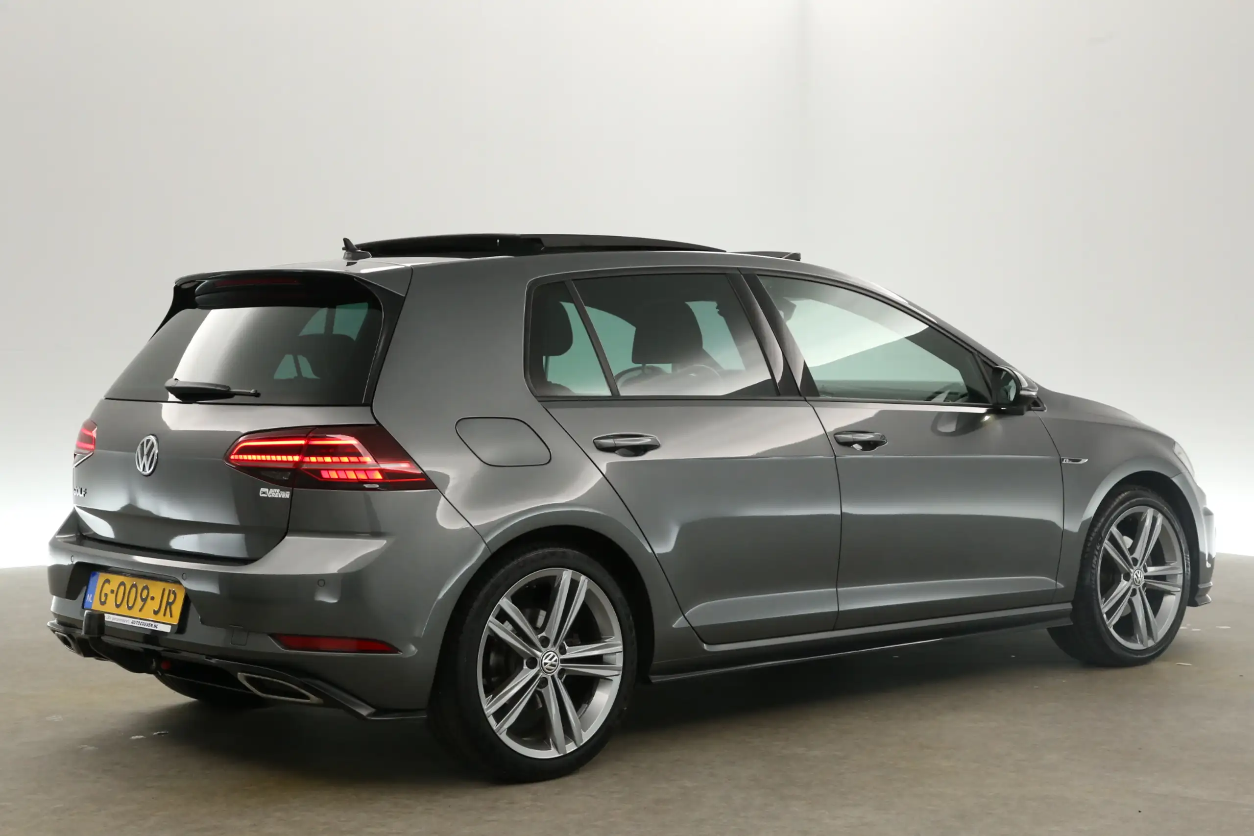 Volkswagen - Golf